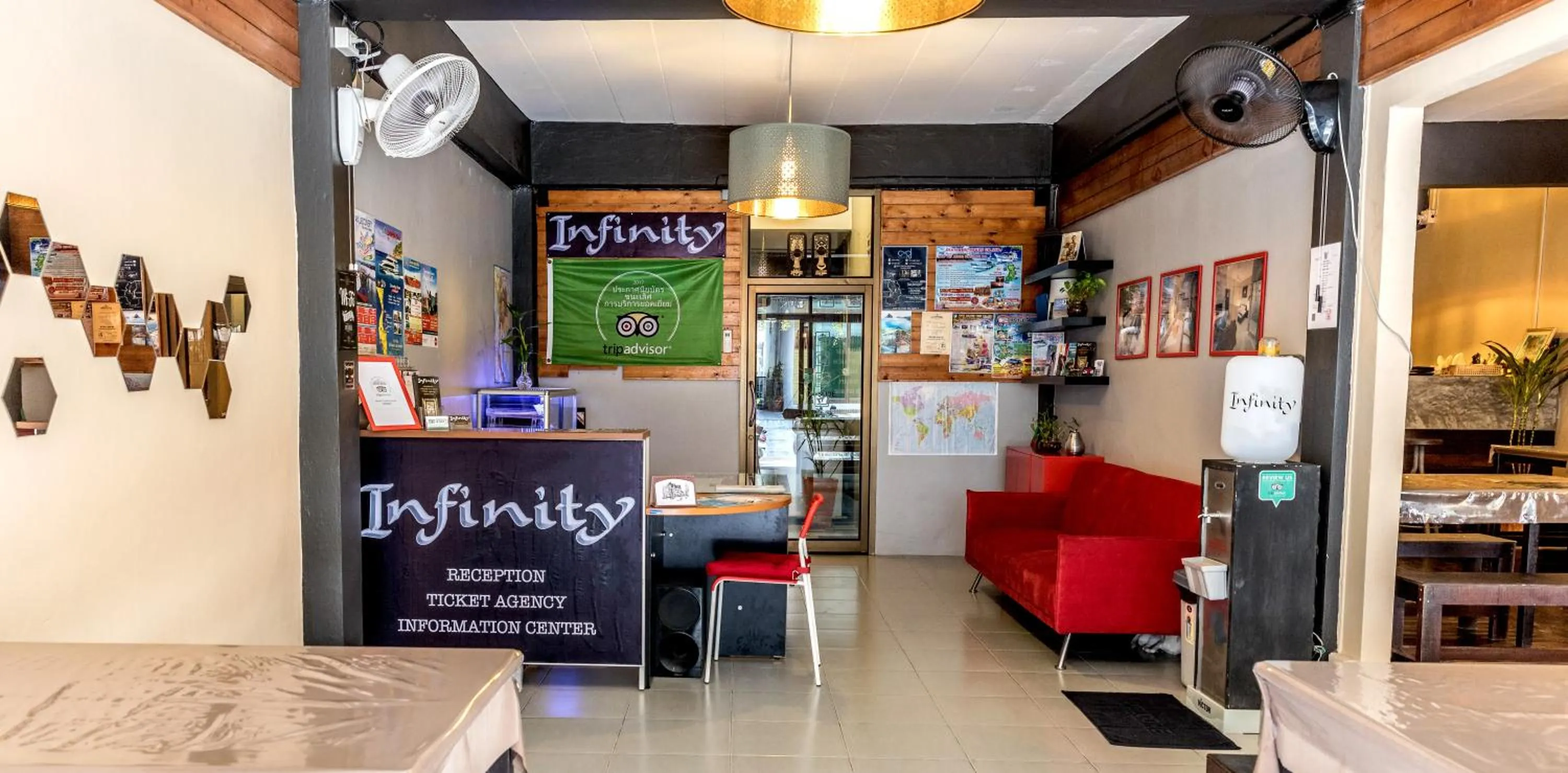 Lobby or reception in Infinity Guesthouse