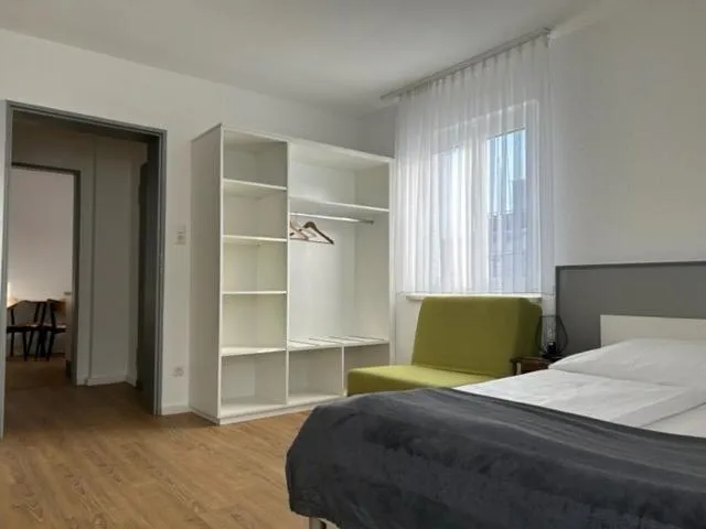 wardrobe, Bed in Aparthotel Gartenstadt