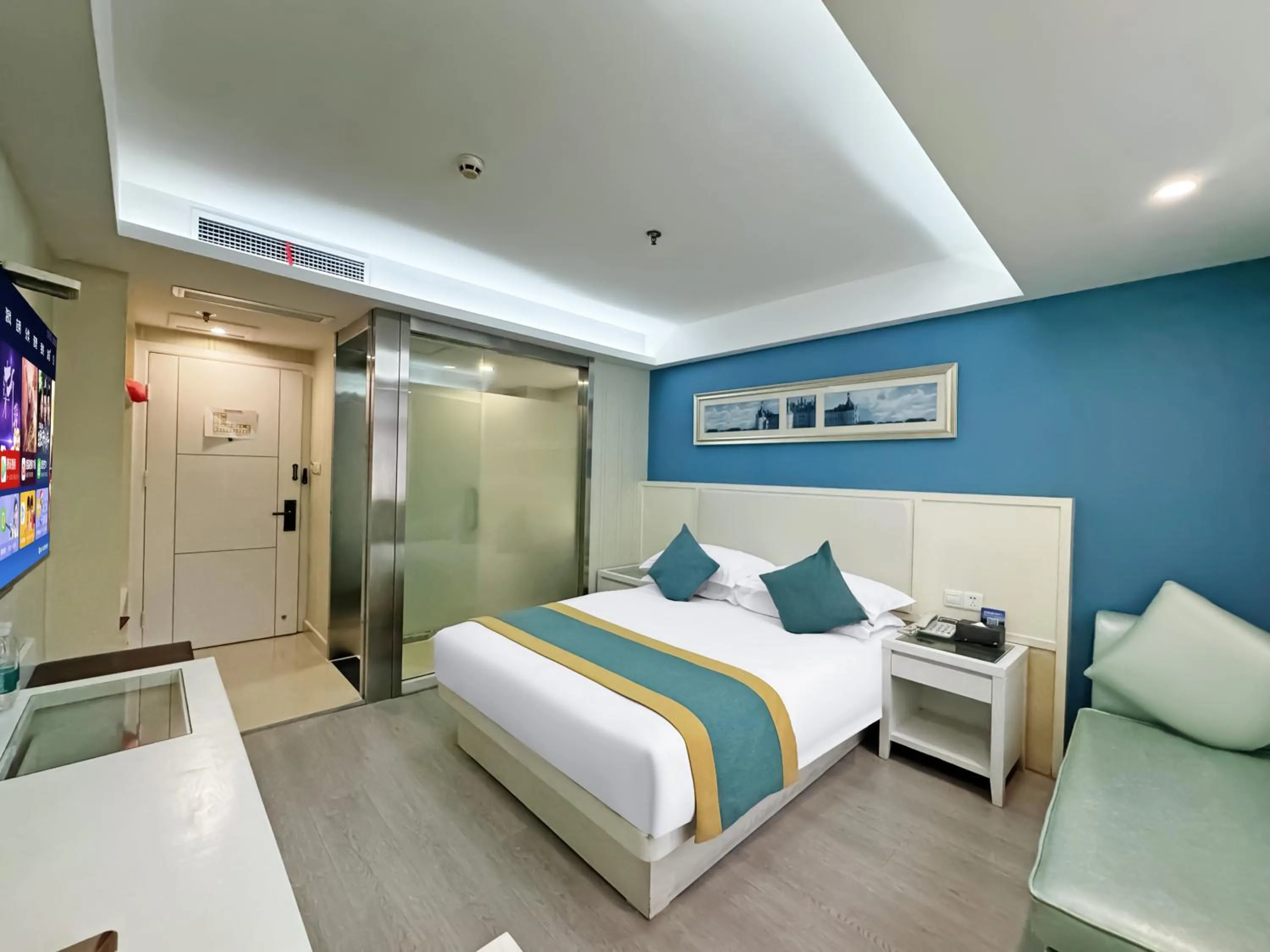 Bedroom, Bed in Yiwu Ruifeng Hotel