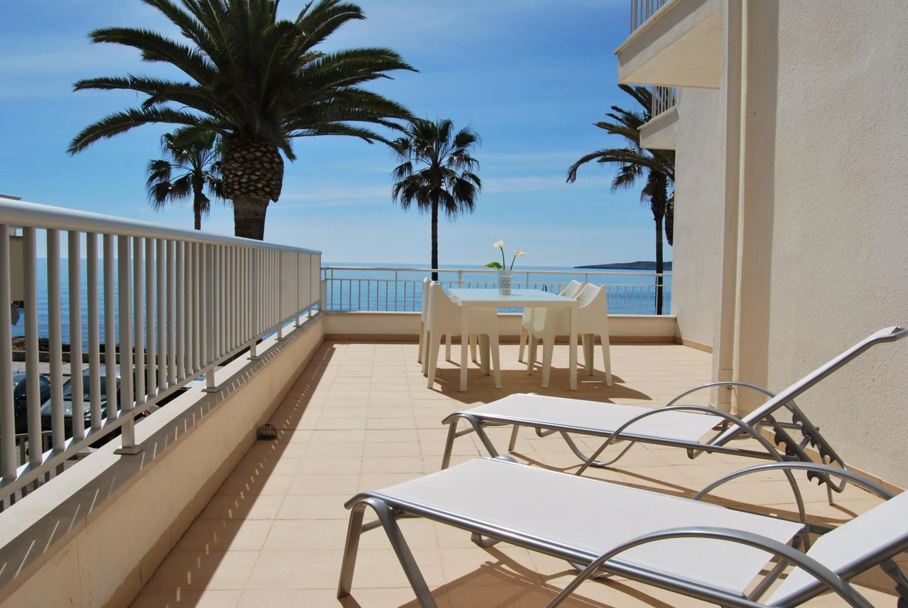 Day in Apartamentos Alborada