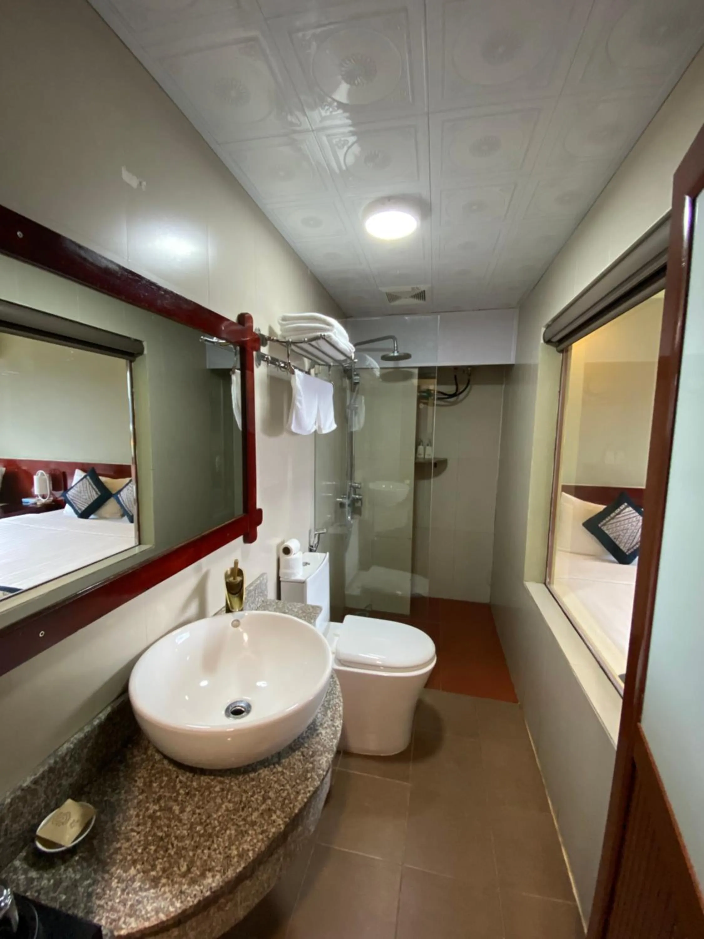 Shower in Botanic Sapa Hotel