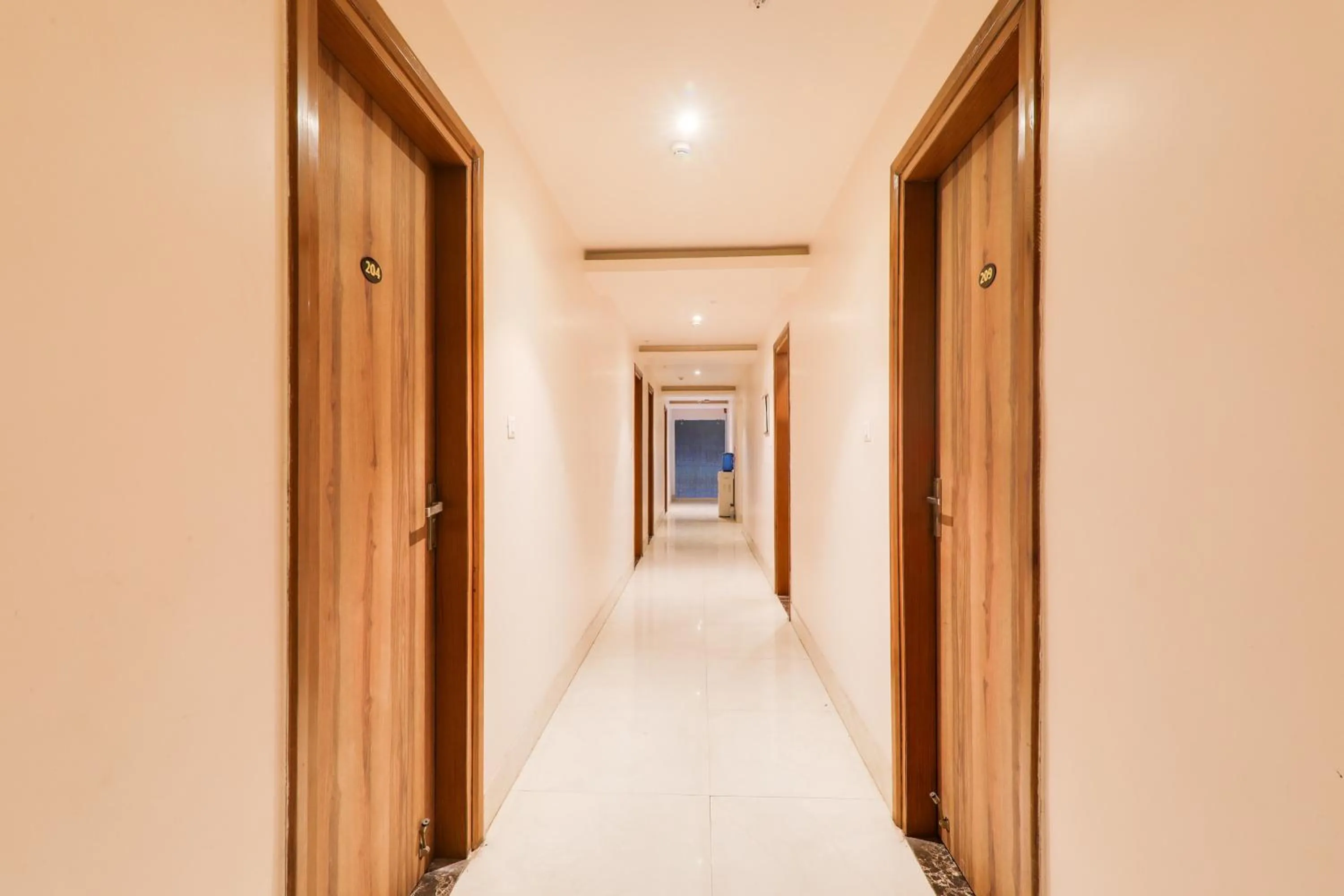Super Townhouse Viraj Khand Formerly Veridian Inn