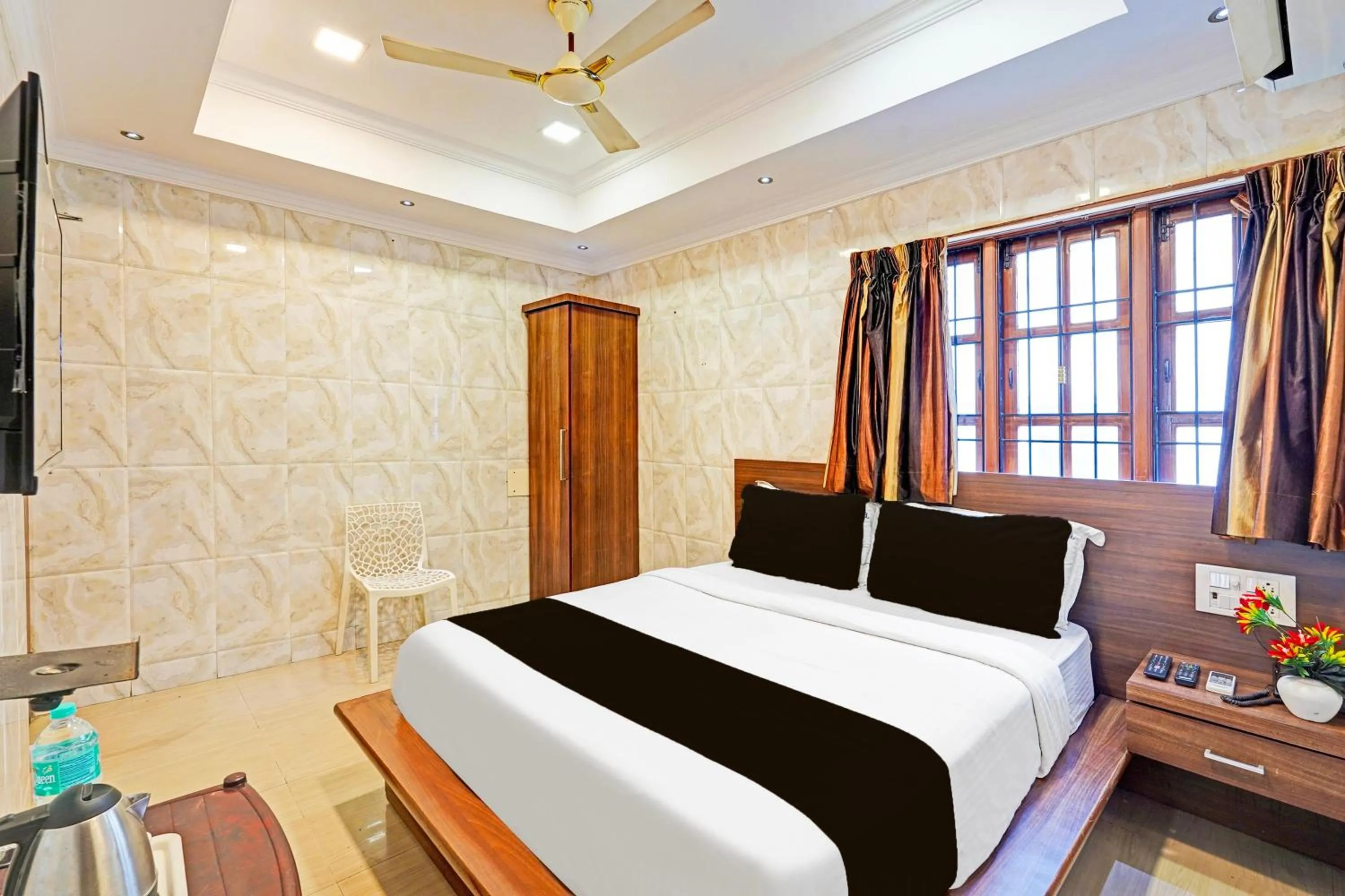 Bedroom, Bed in Super Hotel O Triplicane formerly Park Royal