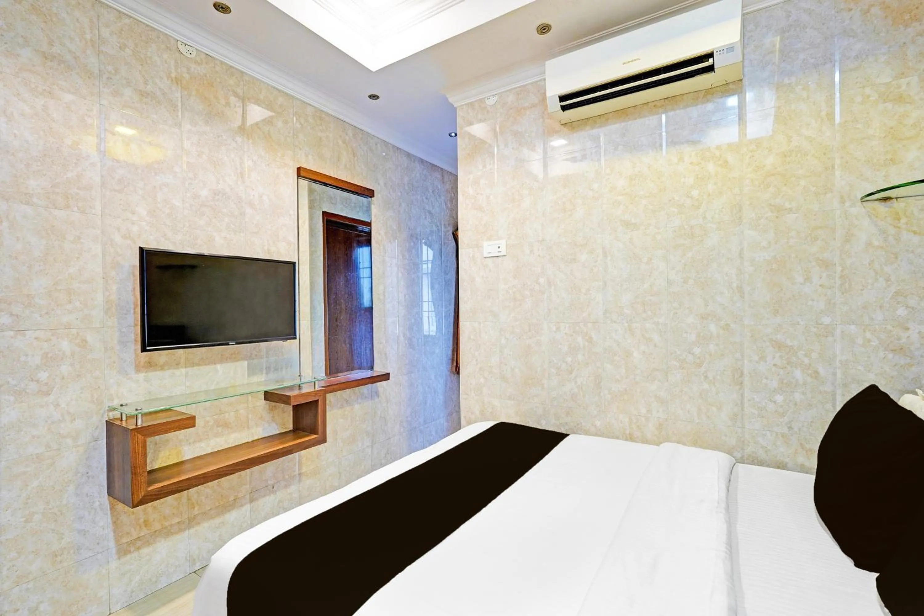 Bed in Super Hotel O Triplicane formerly Park Royal