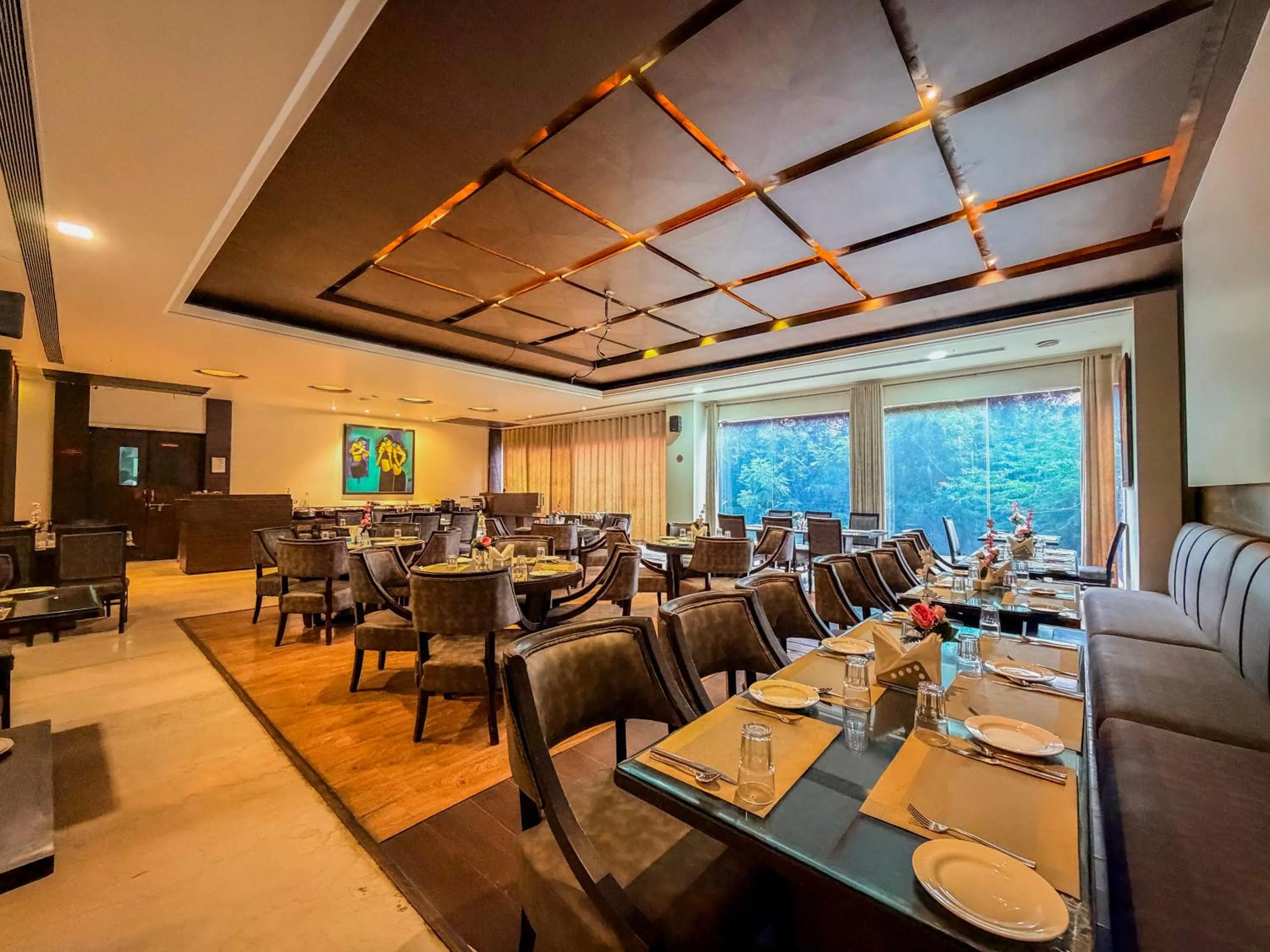 Restaurant/places to eat in Spree Hotel Meerut