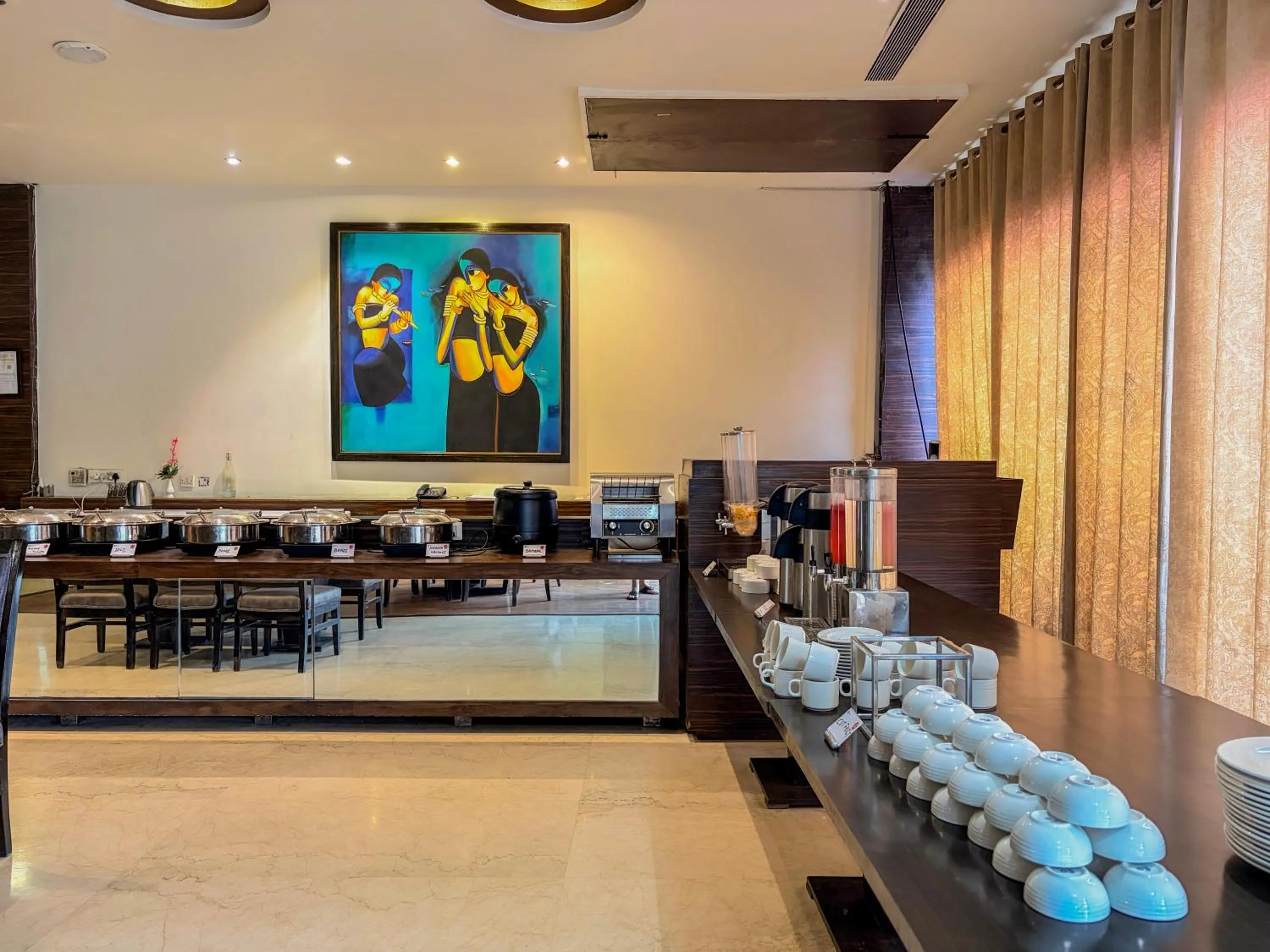 Restaurant/places to eat in Spree Hotel Meerut