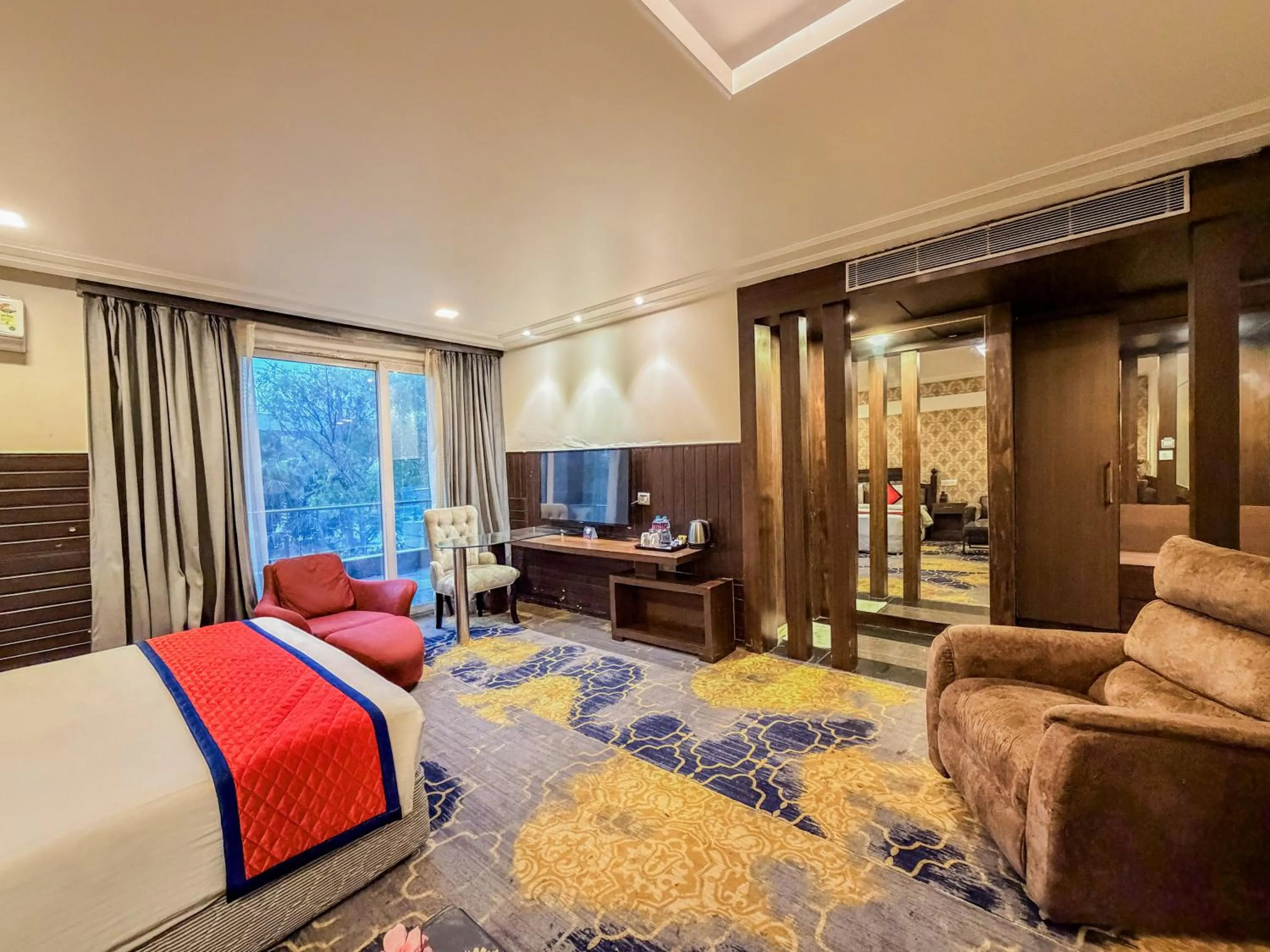 Bed in Spree Hotel Meerut