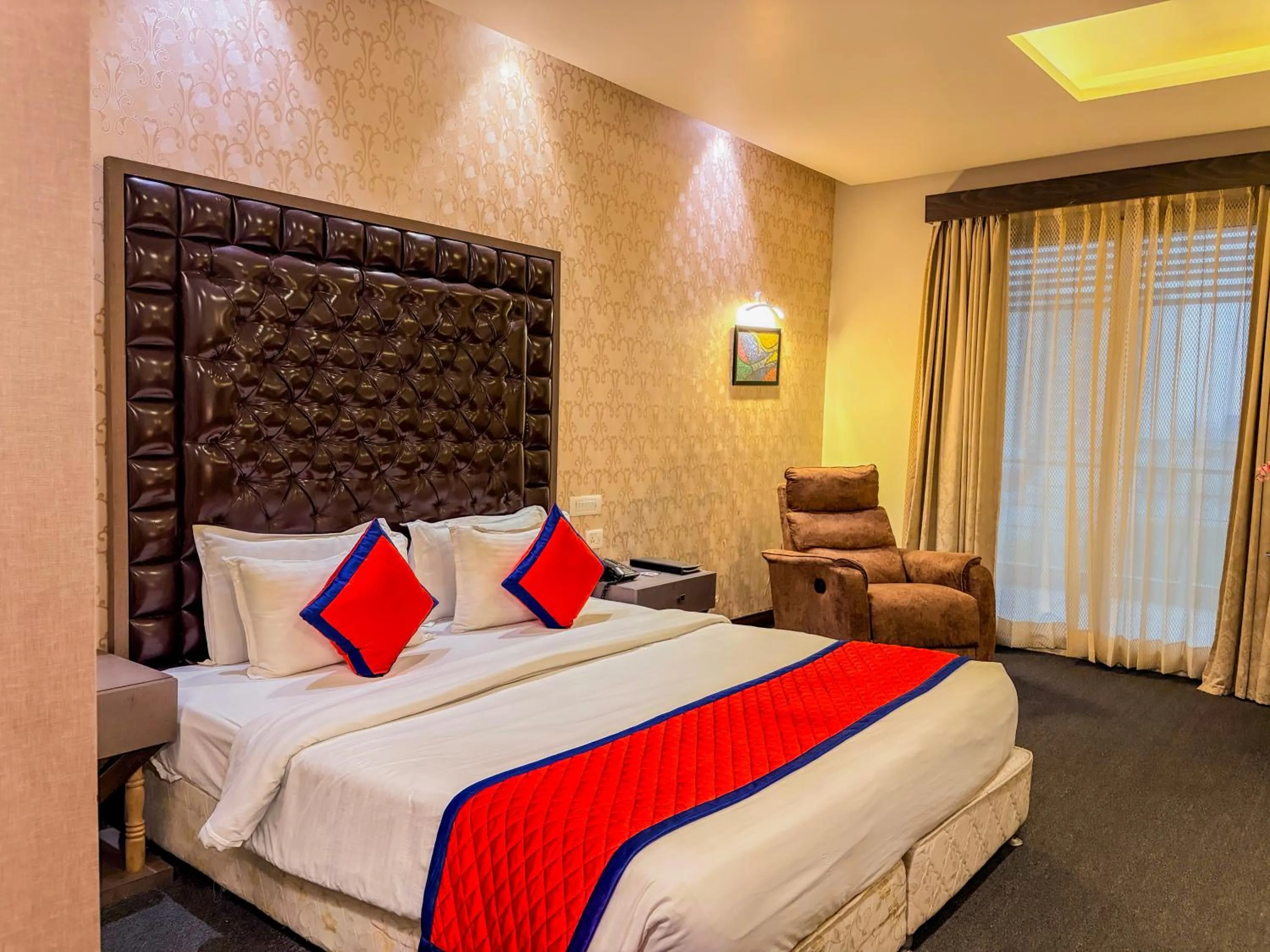Bed in Spree Hotel Meerut