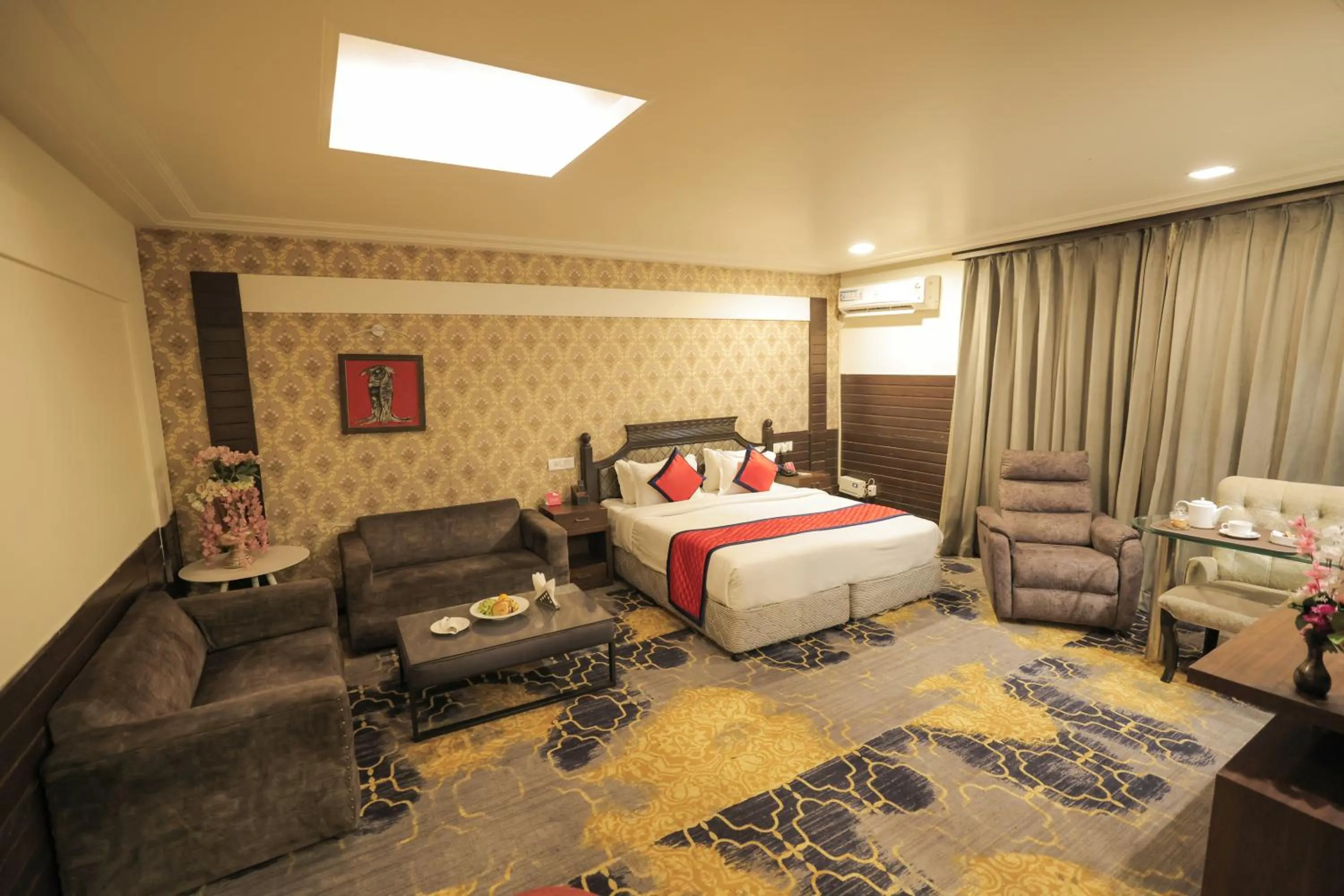 Bed in Spree Hotel Meerut