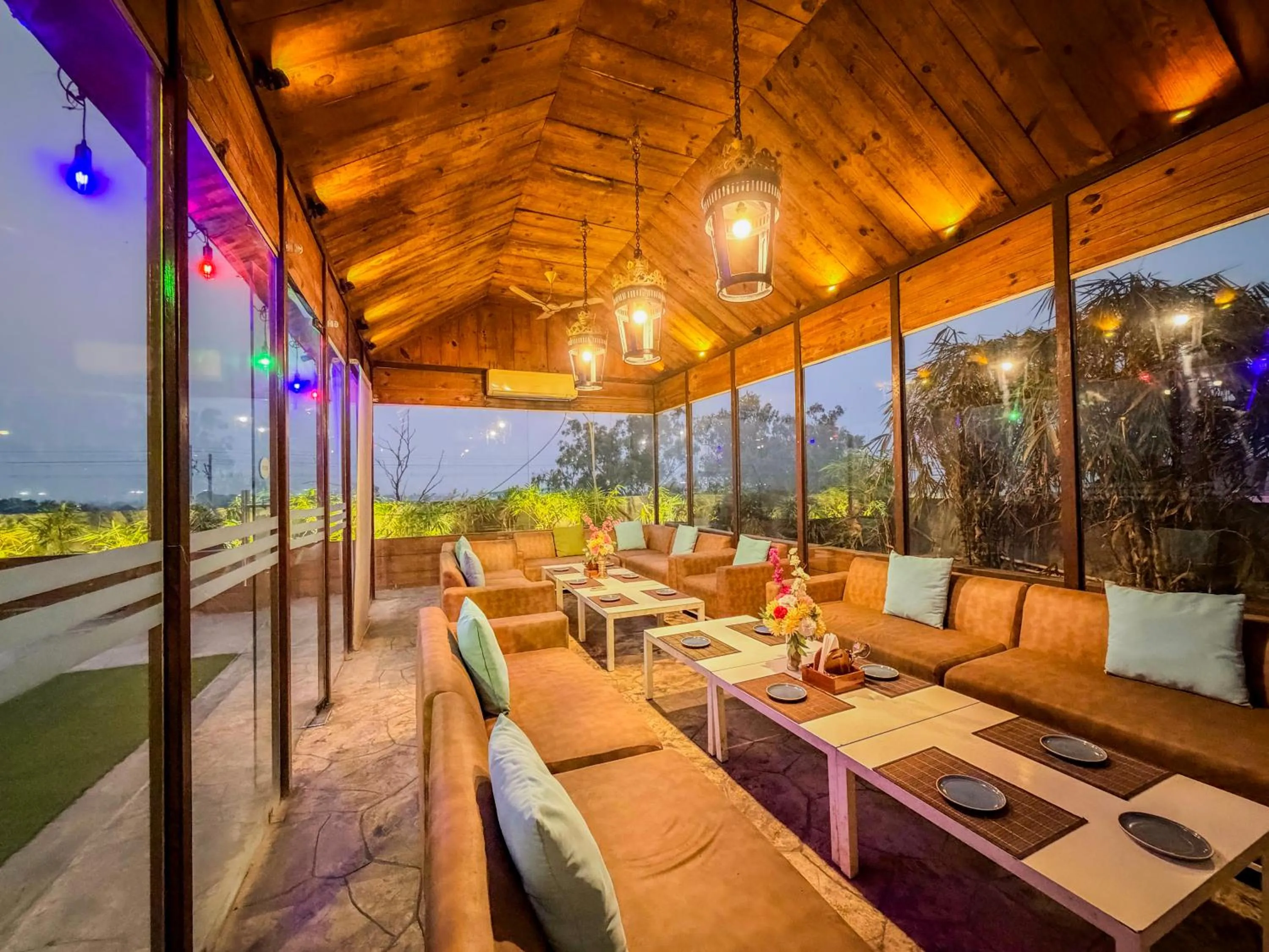 Lounge or bar in Spree Hotel Meerut