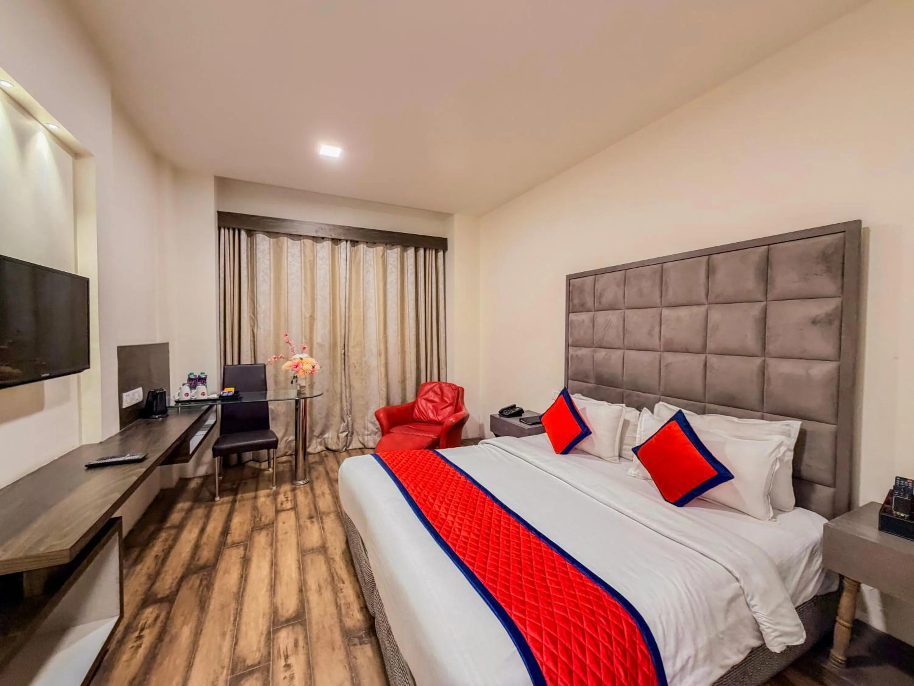 Bed in Spree Hotel Meerut