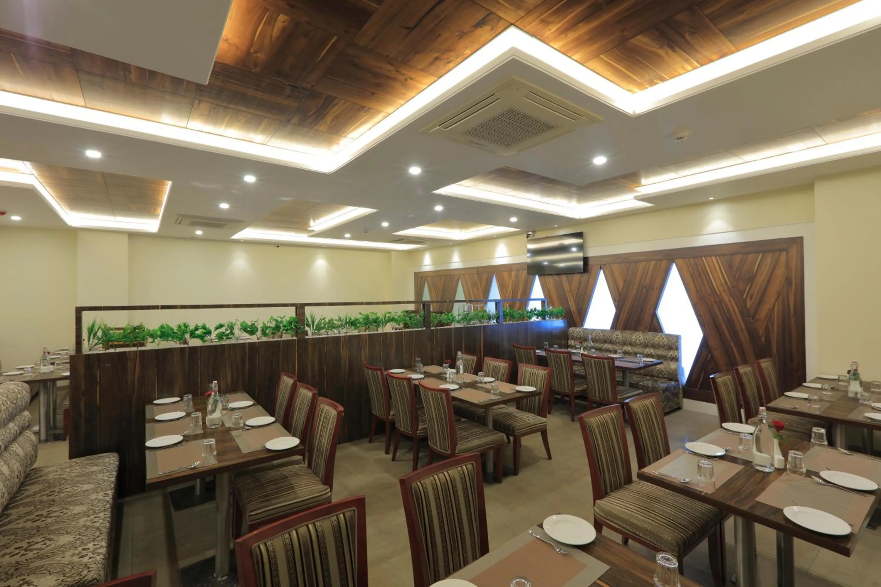 Restaurant/places to eat in Zip By Spree Hotels Kolhapur