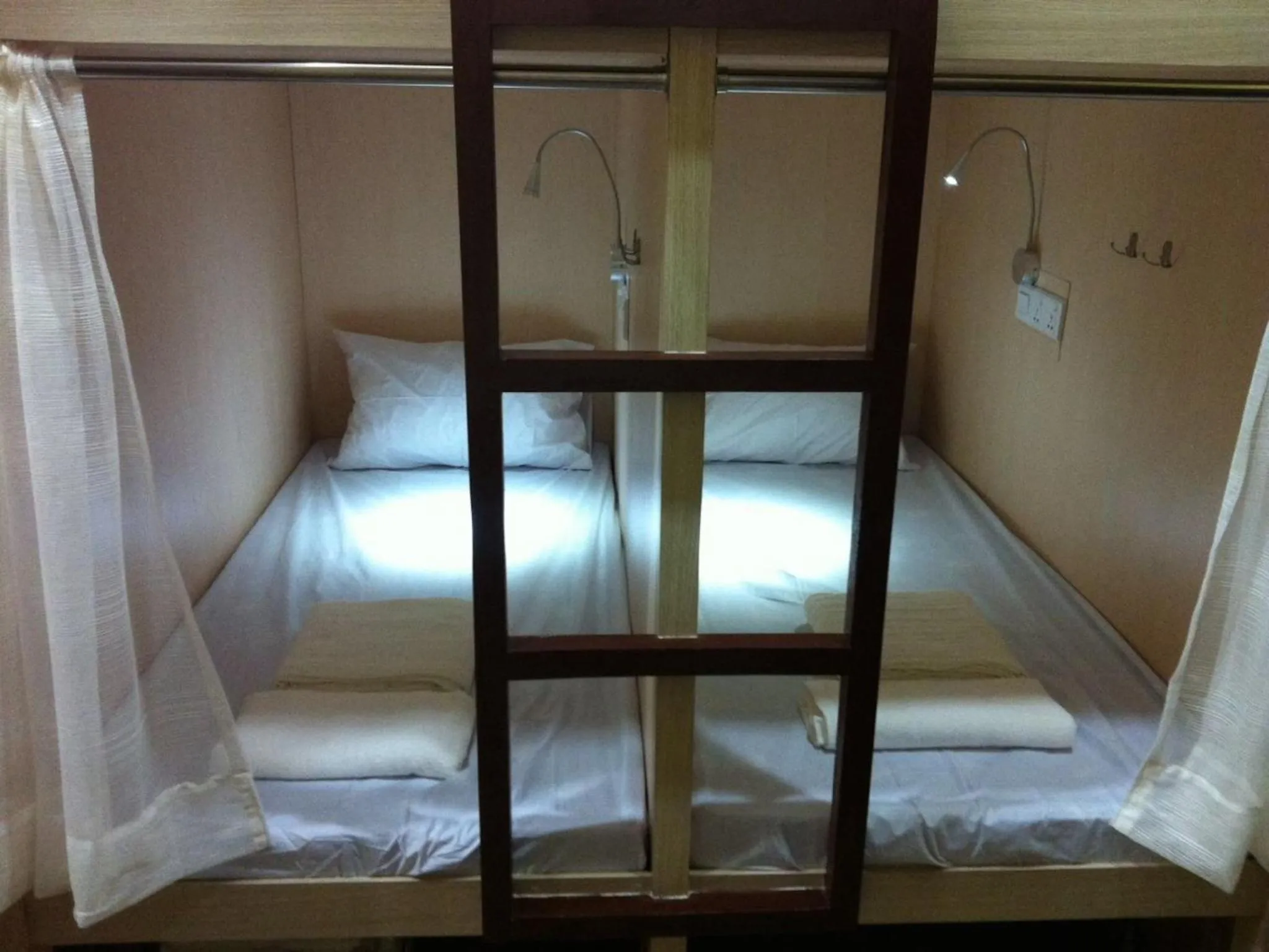 bunk bed, Bed in H2 Segama Backpacker