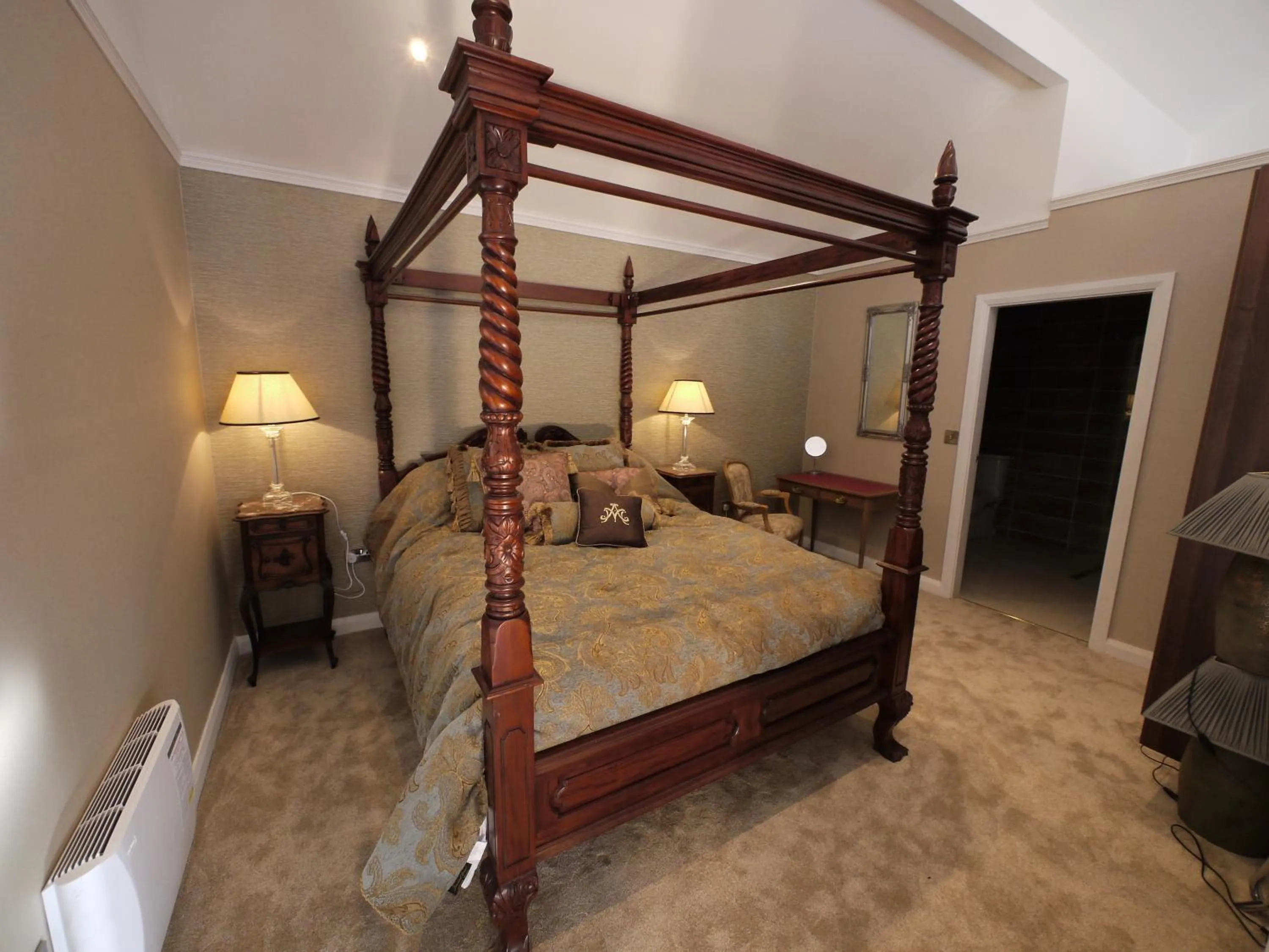 Bed in The Carriage Houses at Beechpark House