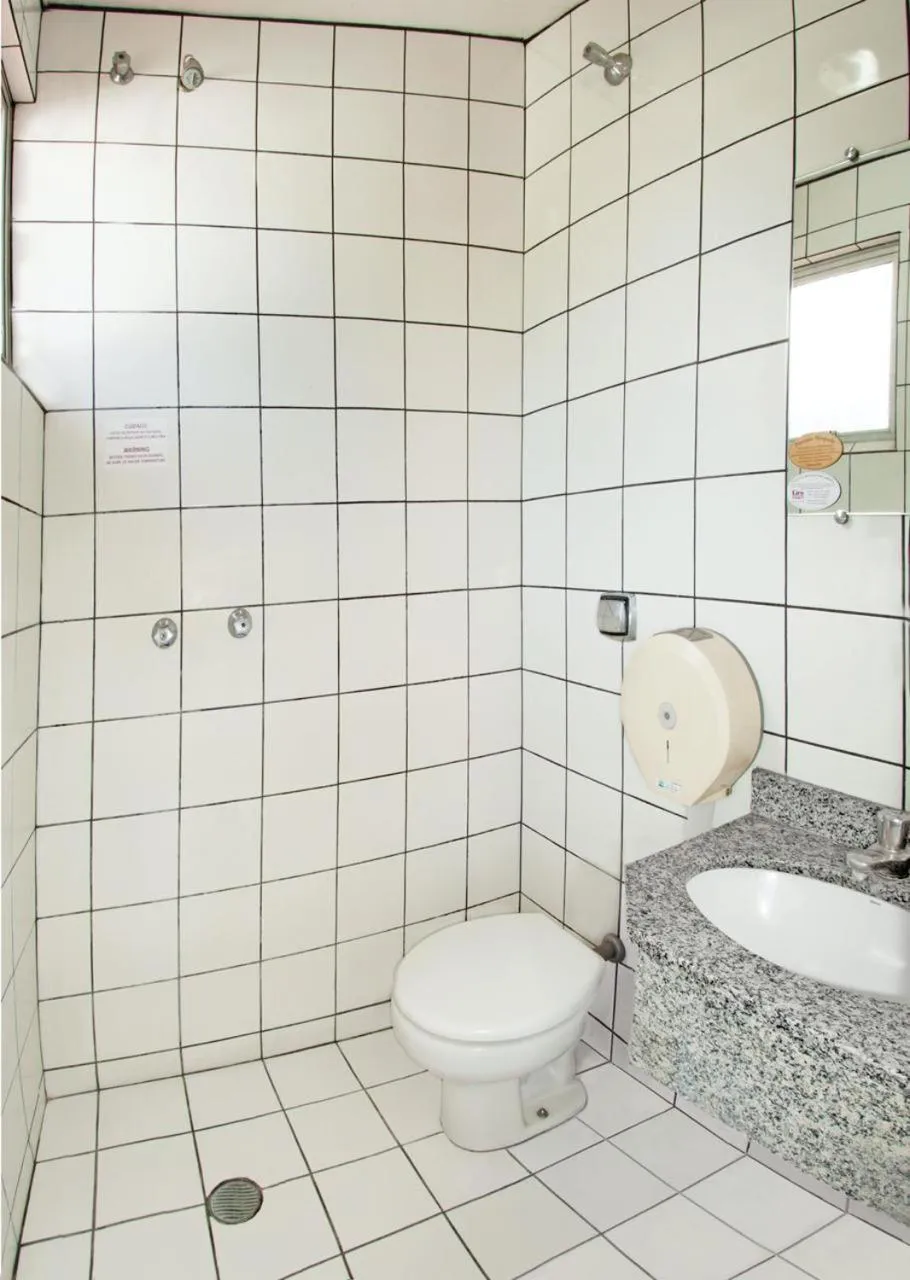 Shower in Lira Hotel