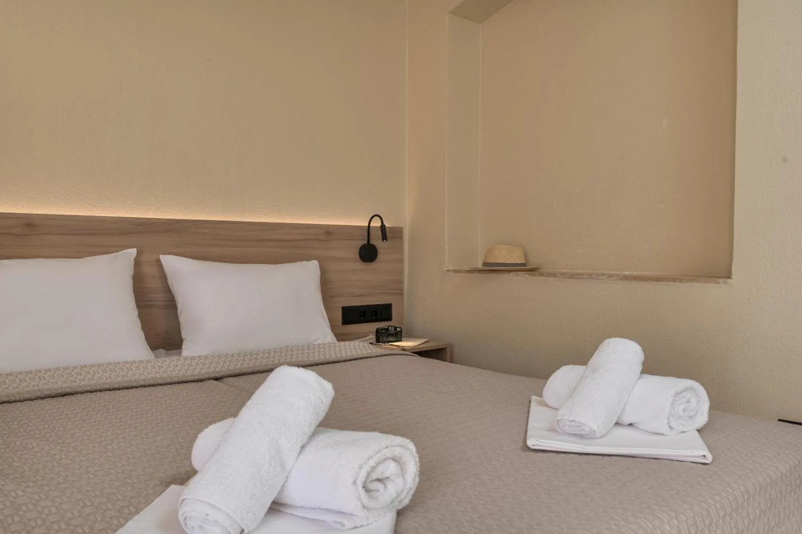 Bed in Arya Hotel