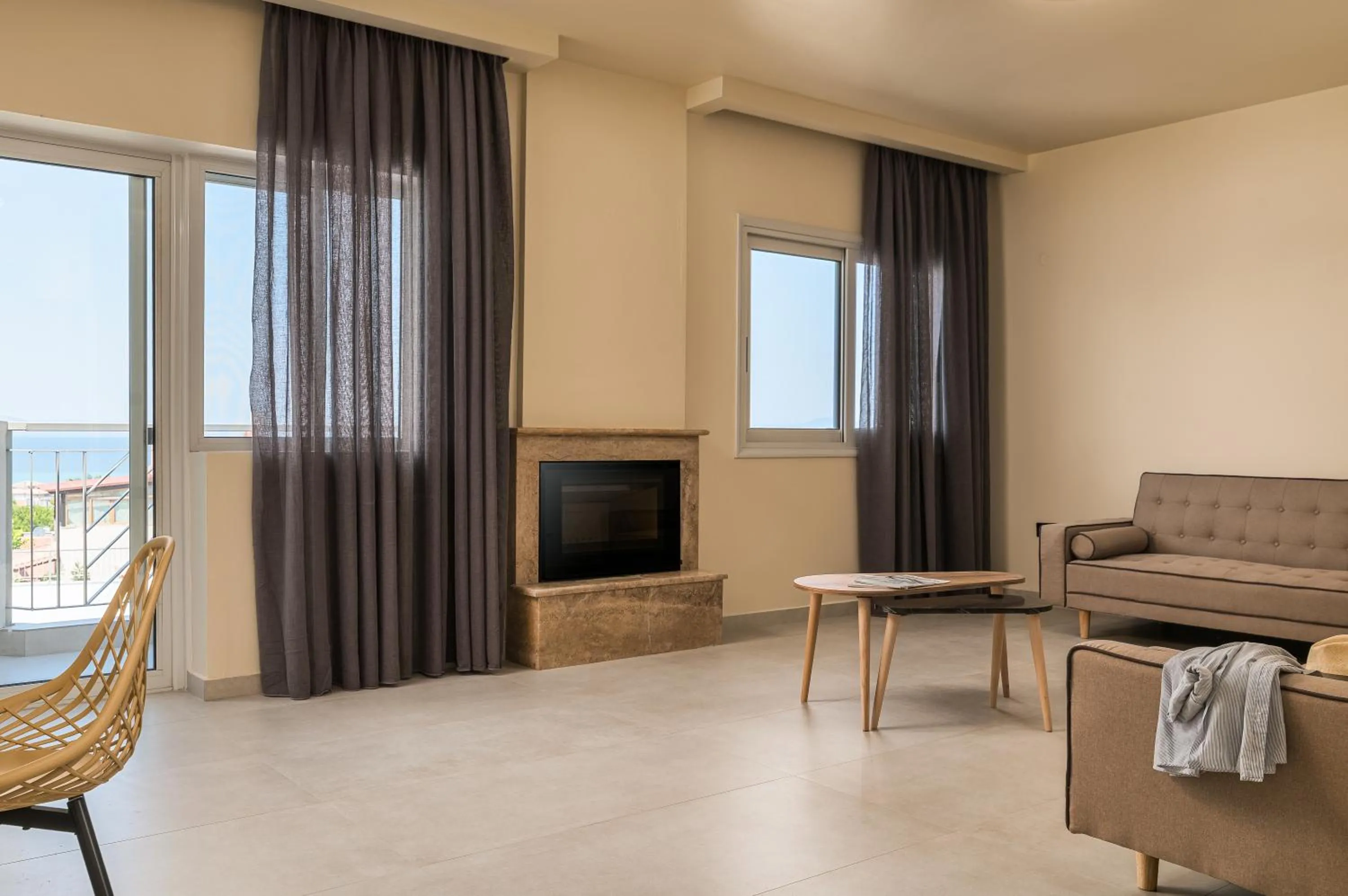 Living room in Arya Hotel