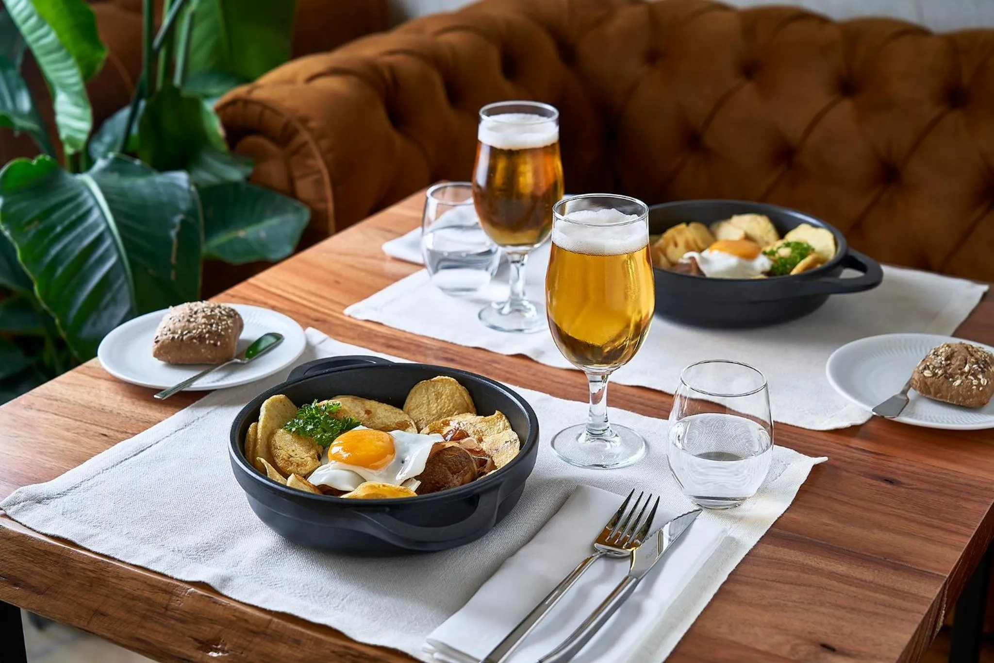 Restaurant/places to eat in The Log Porto Hotel by Piamonte Hotels