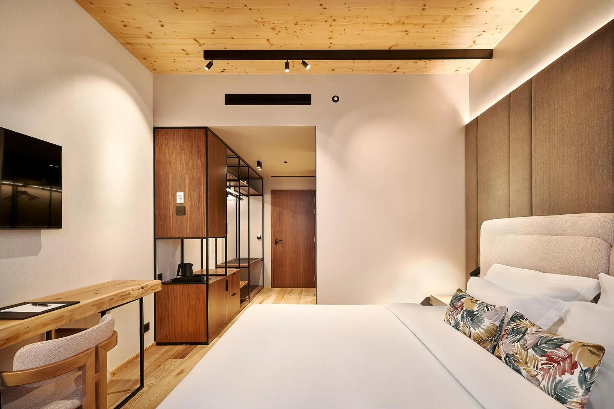 Bedroom, Bed in The Log Porto Hotel by Piamonte Hotels