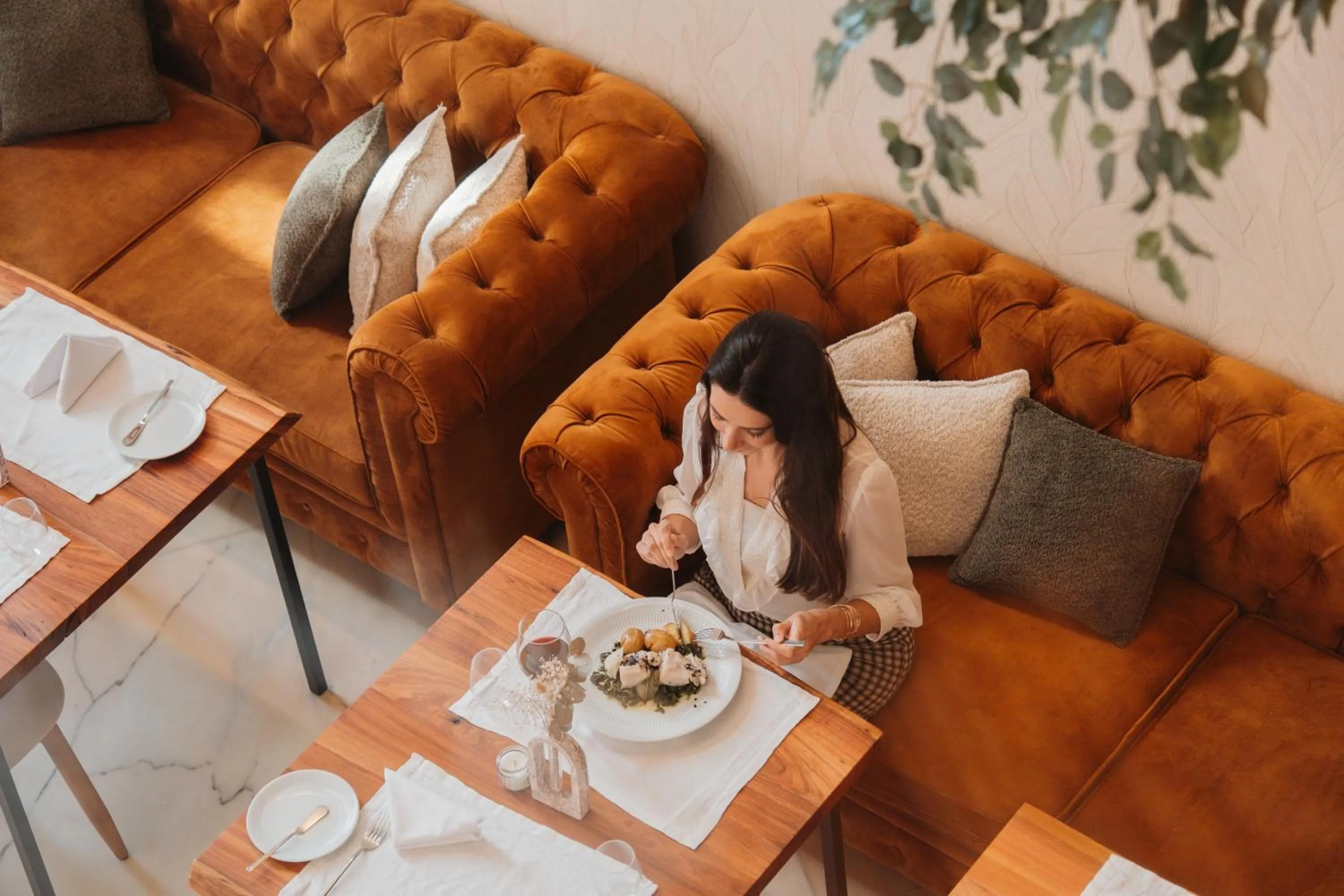 Restaurant/places to eat in The Log Porto Hotel by Piamonte Hotels