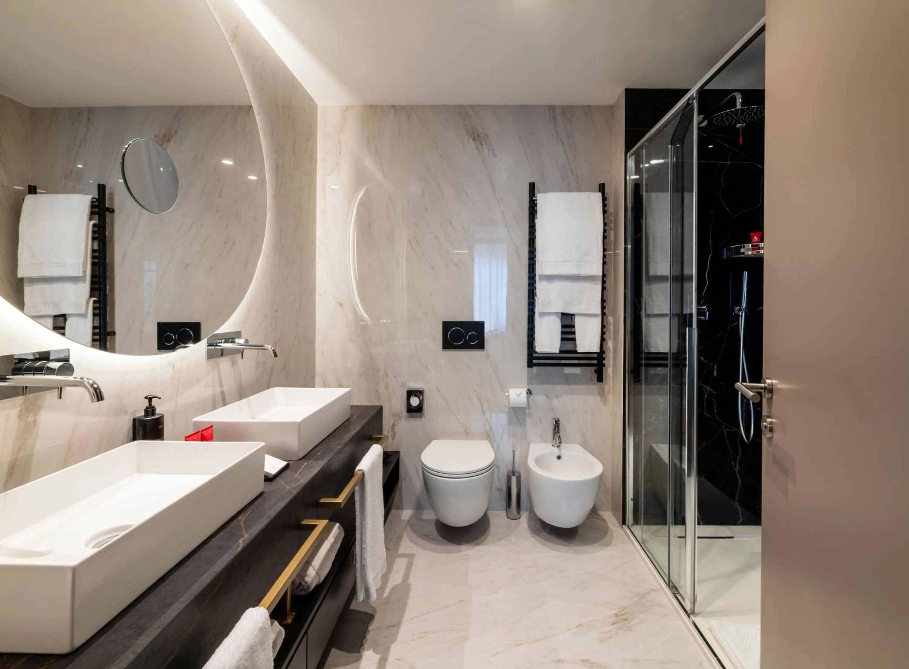 Bathroom in Duomo Hotel & Apartments