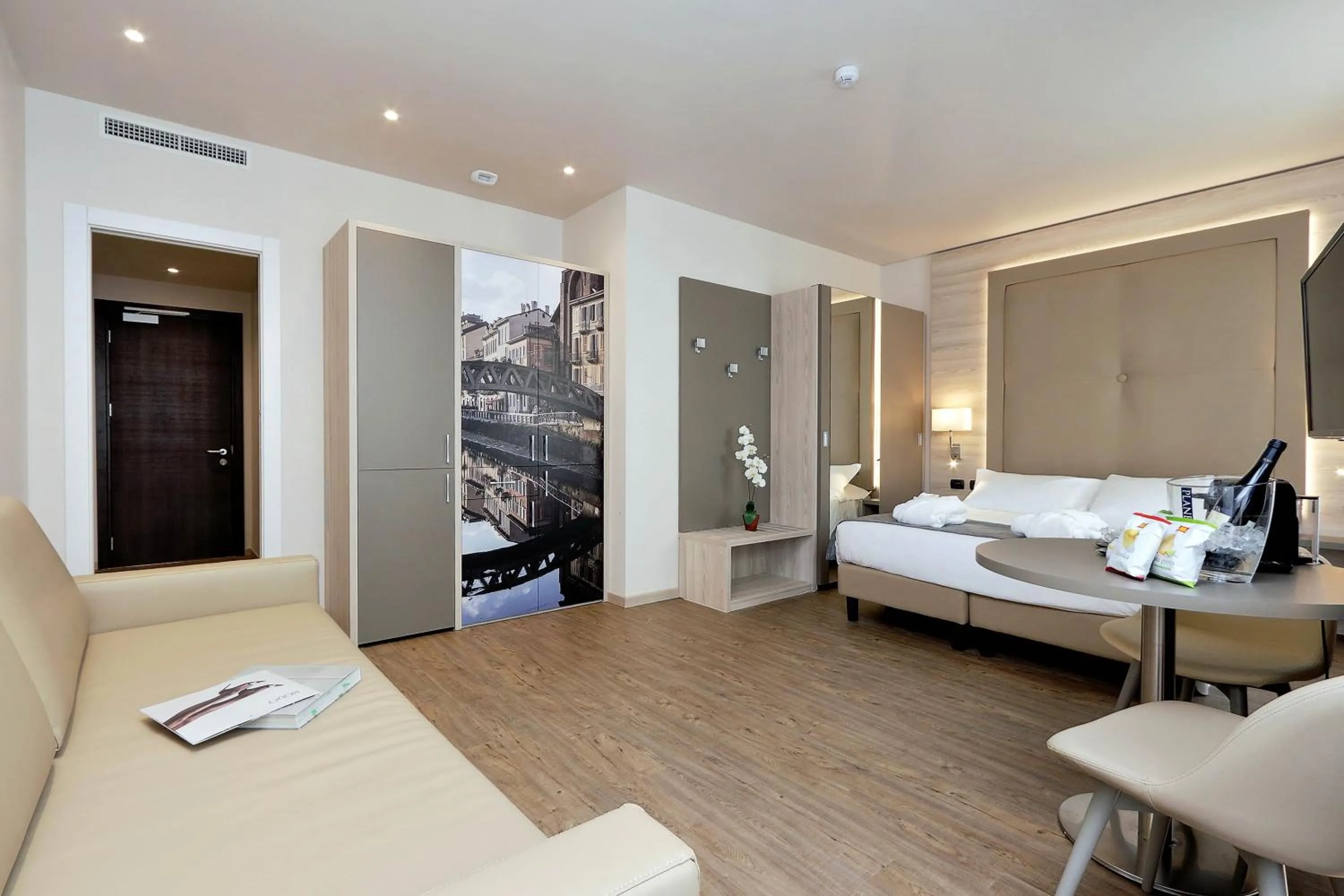 Photo of the whole room, Bed in Duomo Hotel & Apartments