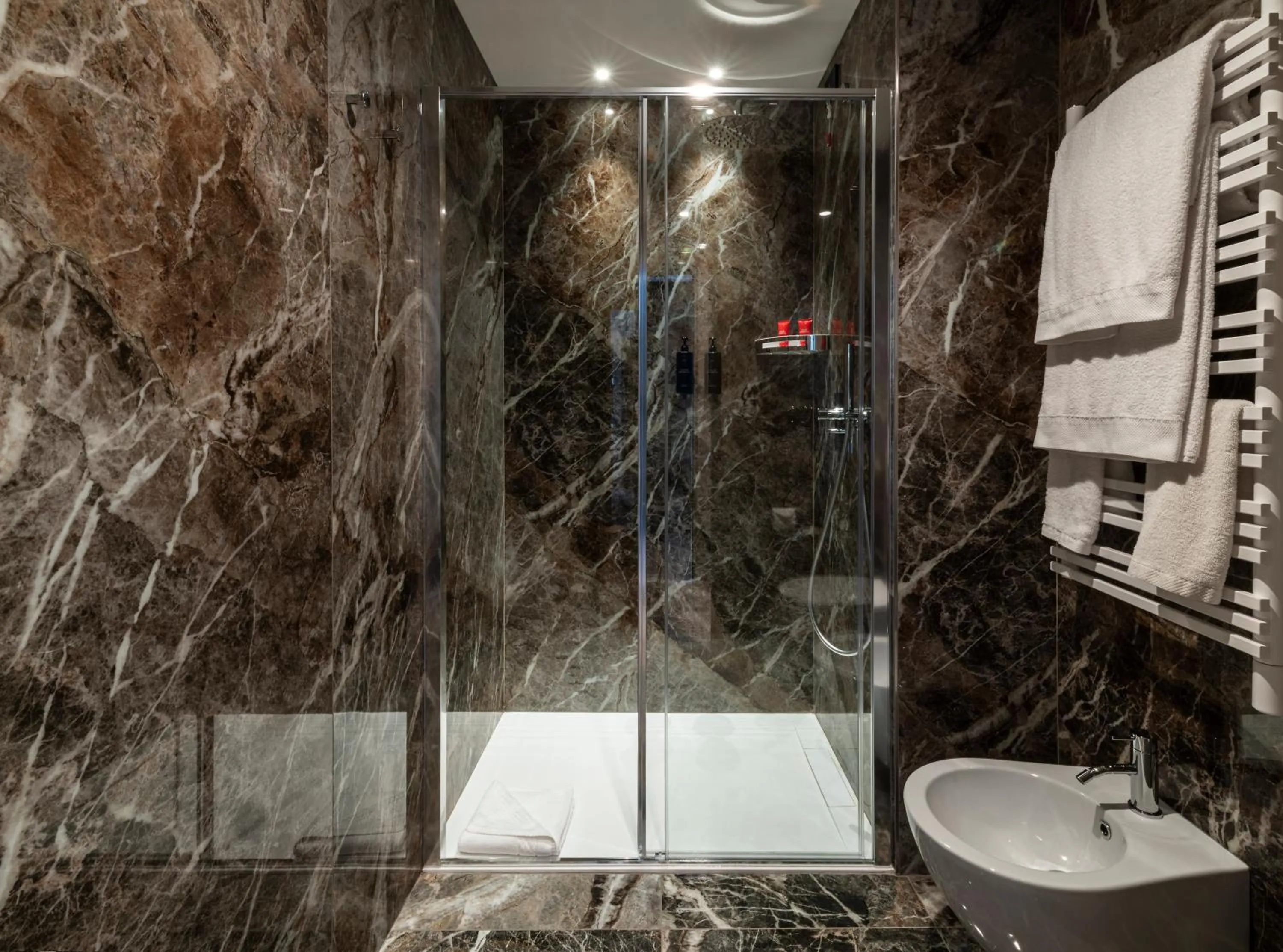 Duomo Hotel & Apartments