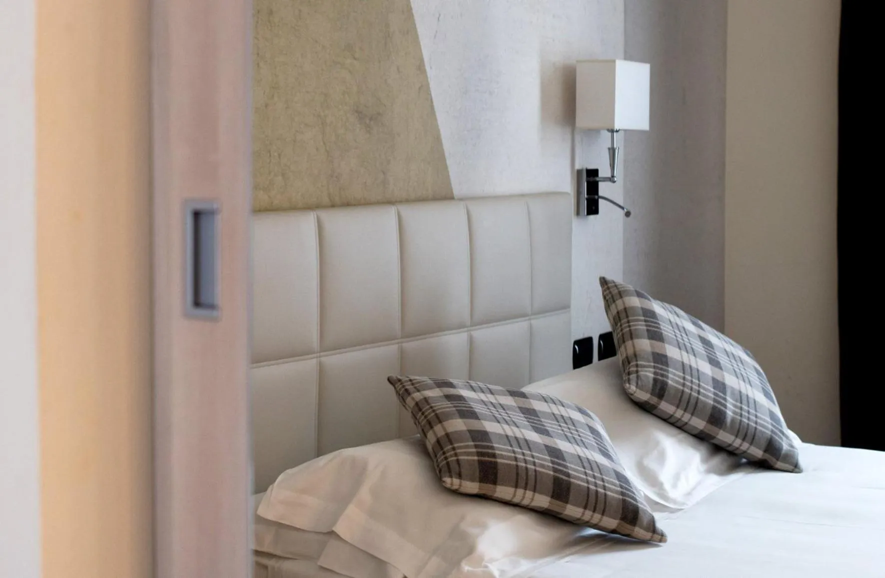 Bed in Duomo Hotel & Apartments