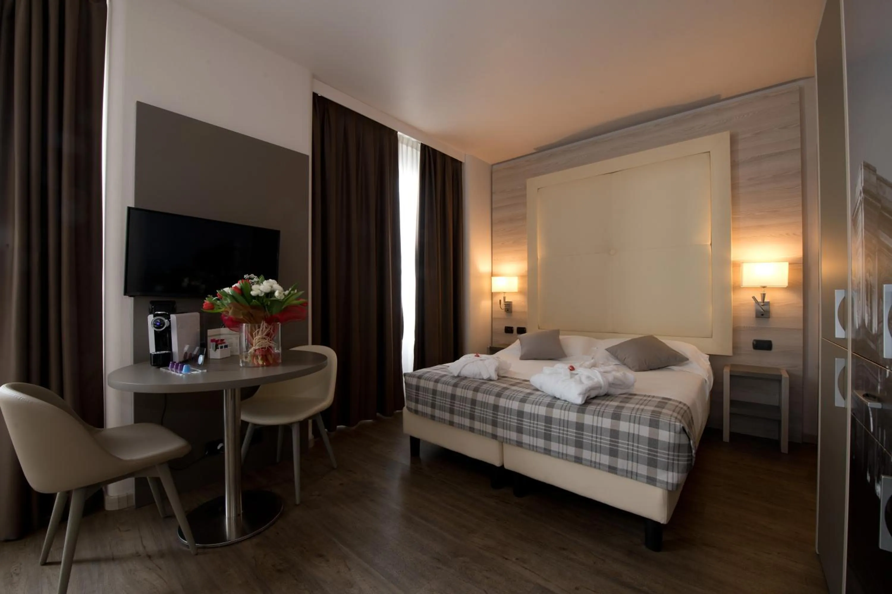 Photo of the whole room, Bed in Duomo Hotel & Apartments