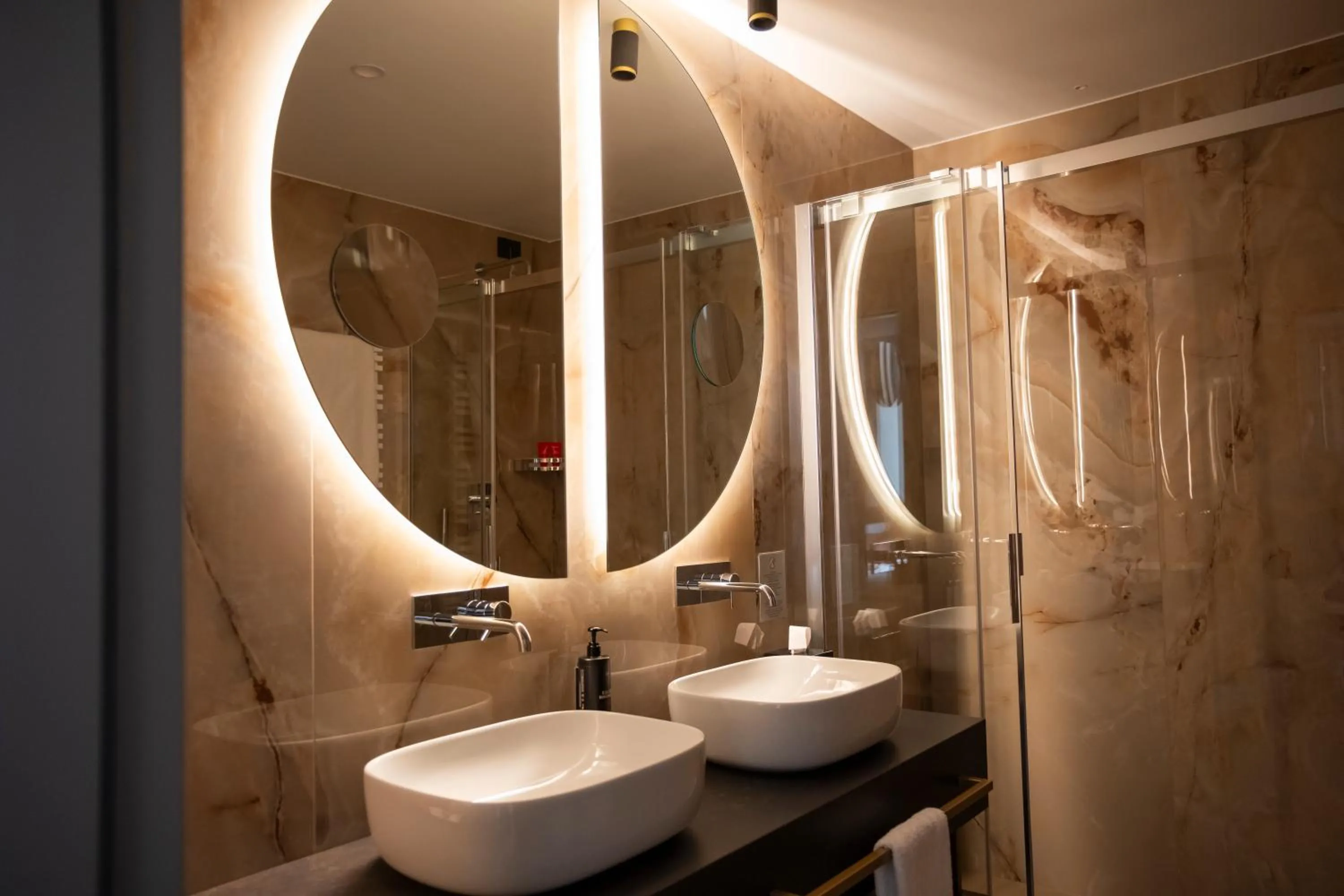 Bathroom in Duomo Hotel & Apartments