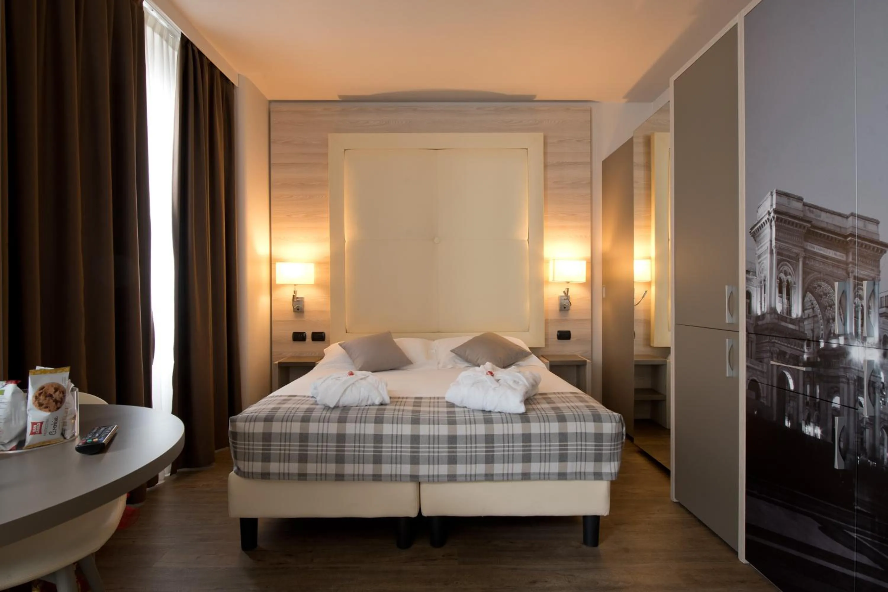 Photo of the whole room, Bed in Duomo Hotel & Apartments