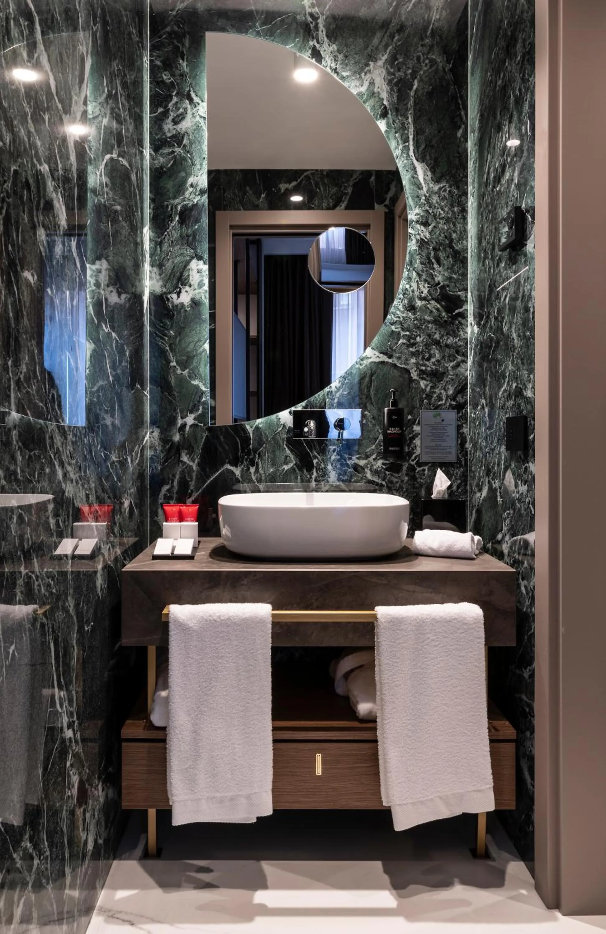 Duomo Hotel & Apartments