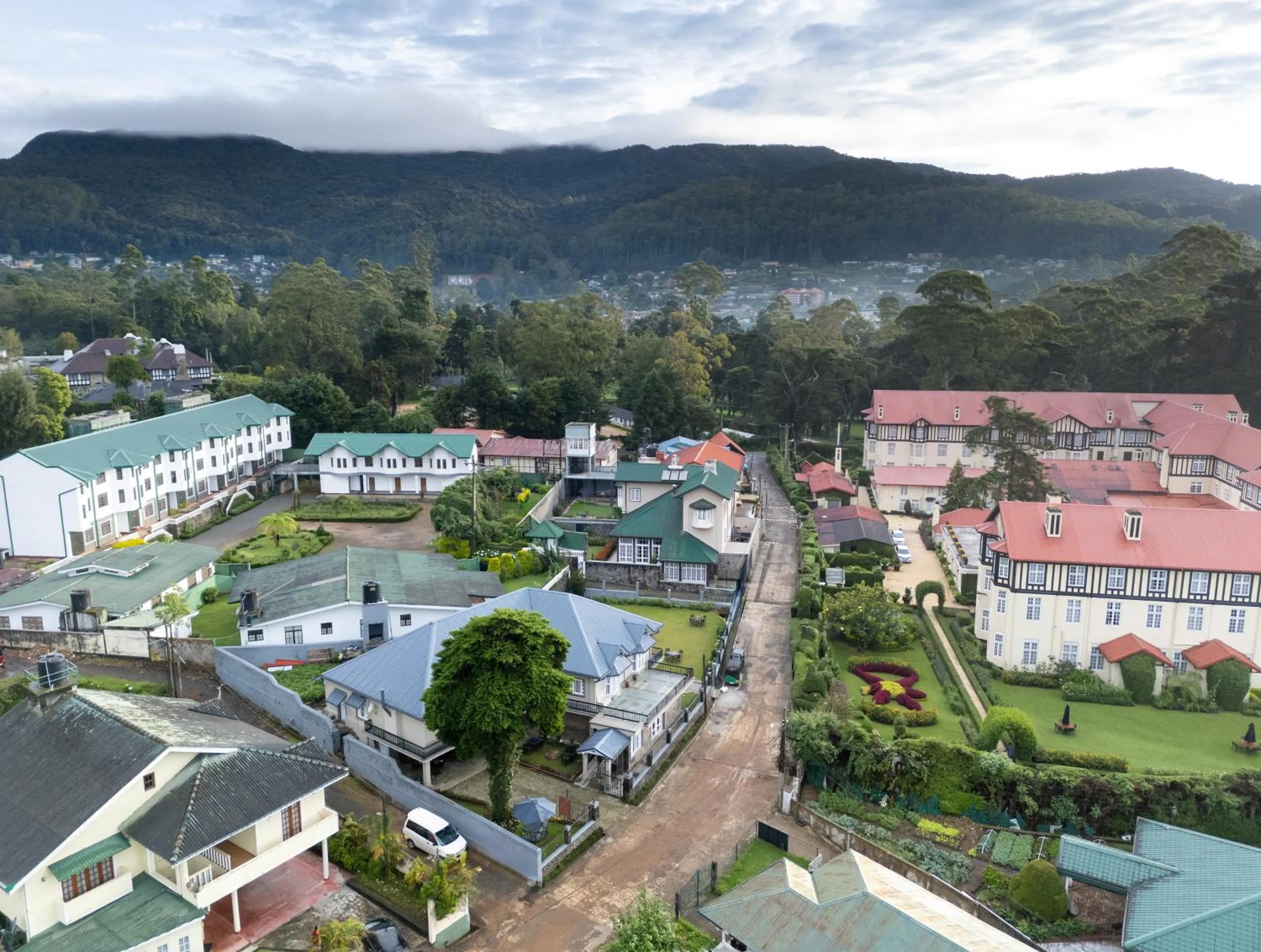 Property building in Grand Bungalow Nuwara Eliya by Seven Angels