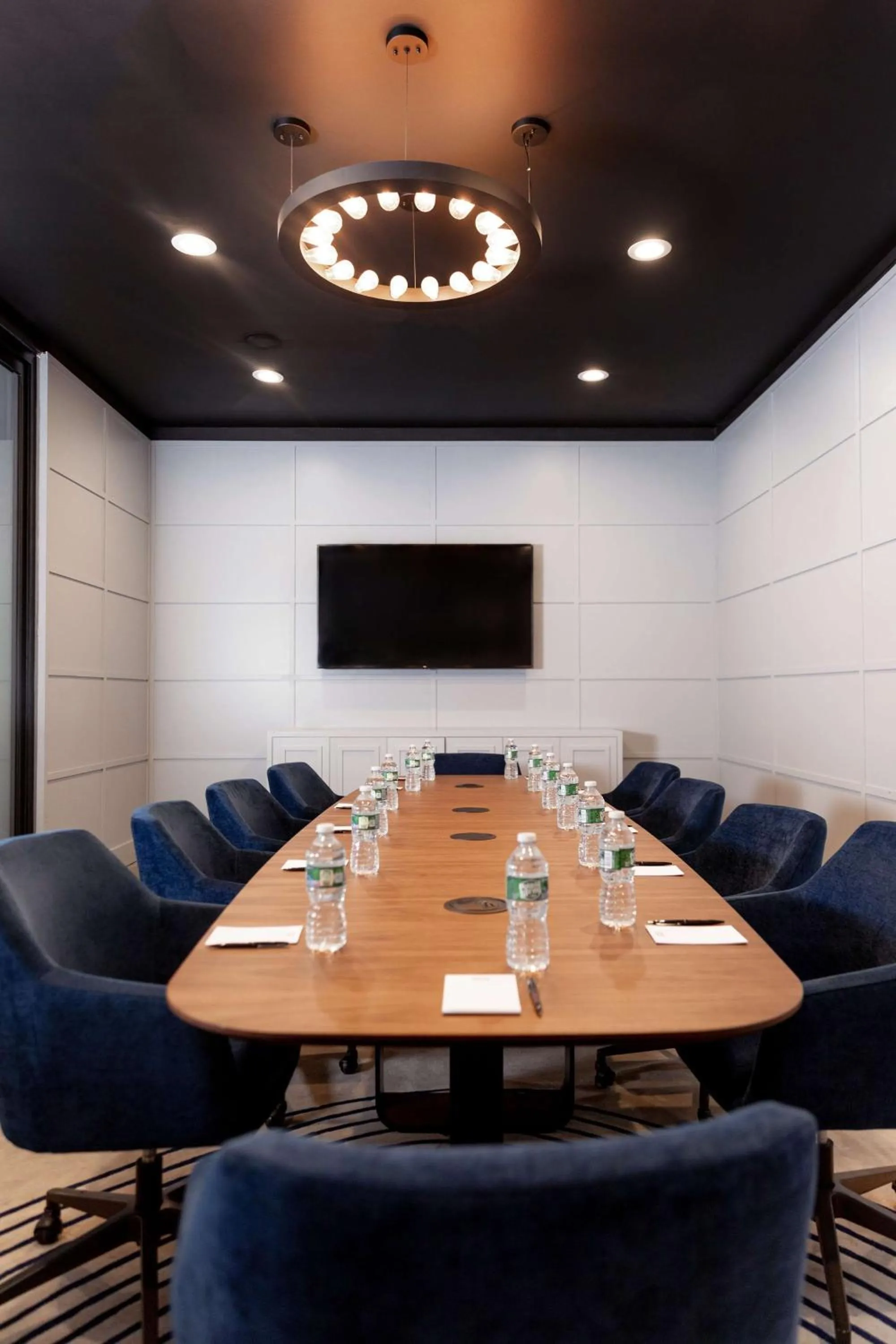 Meeting/conference room in Hotel Nyack, a JdV by Hyatt Hotel