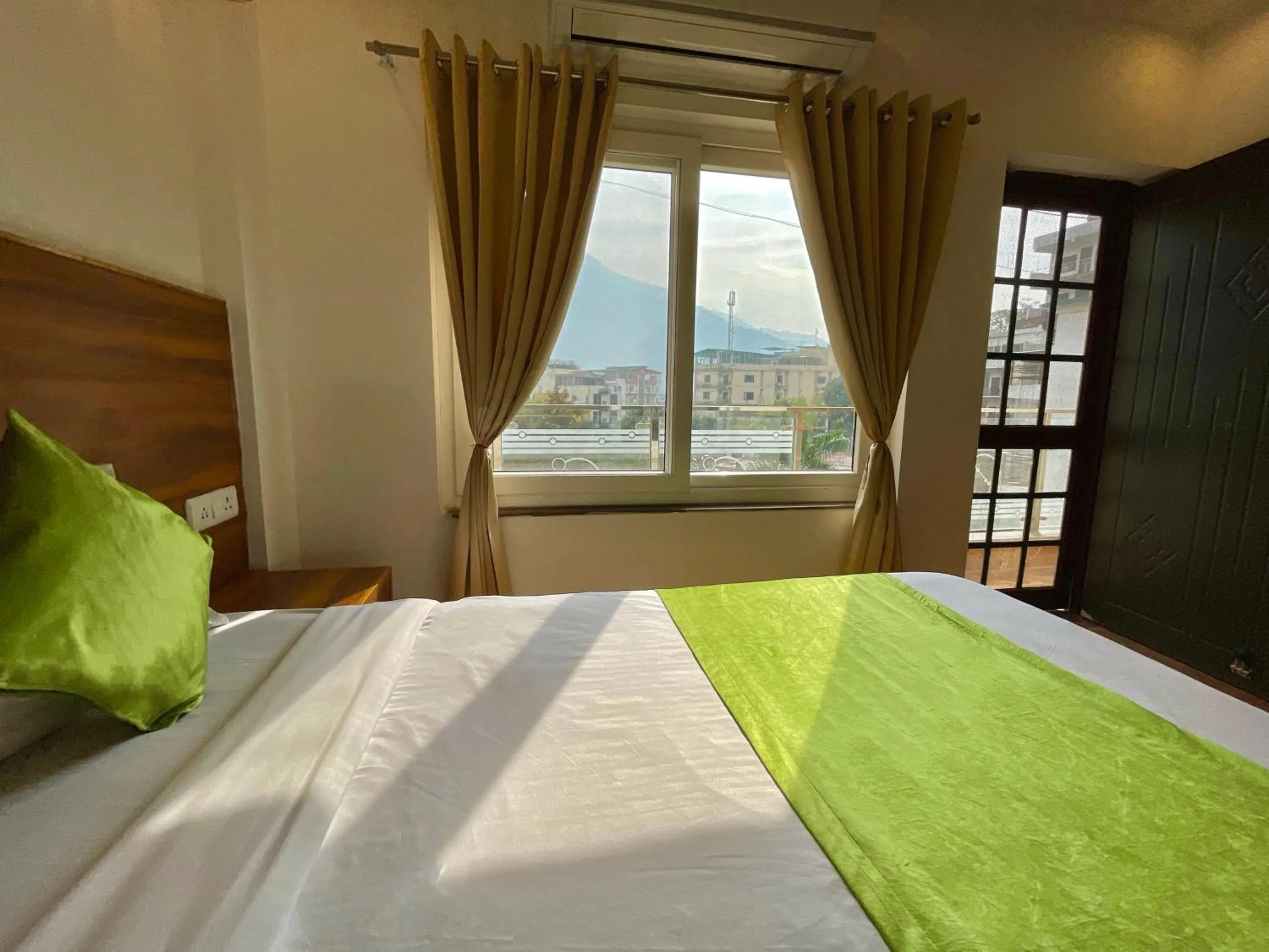 Bed in Wanna Stay Rishikesh