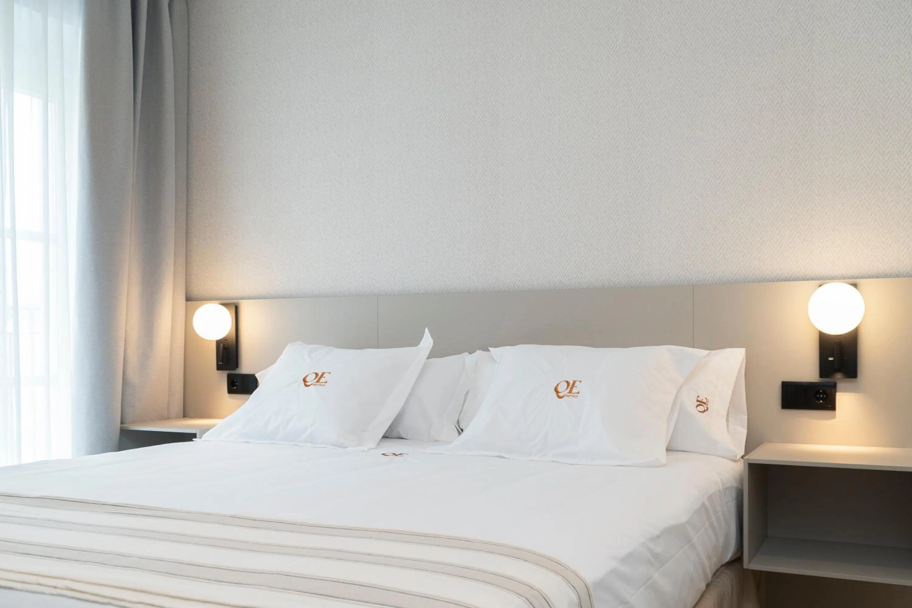 La Caleta QE Hotels