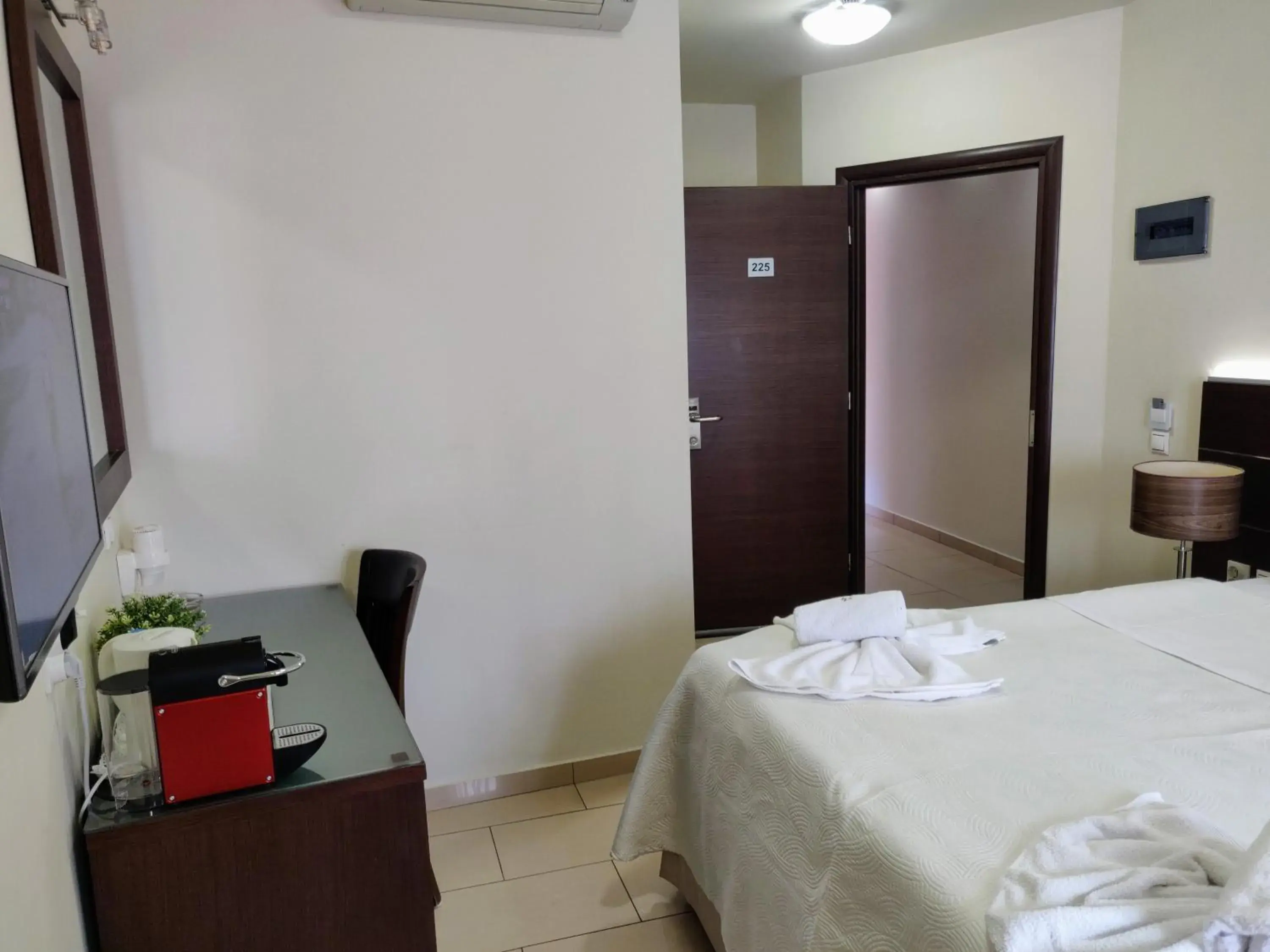 Standard Double or Twin Room in The Manessi City Boutique Hotel Standard Double or Twin Room in The Manessi City Boutique Hotel