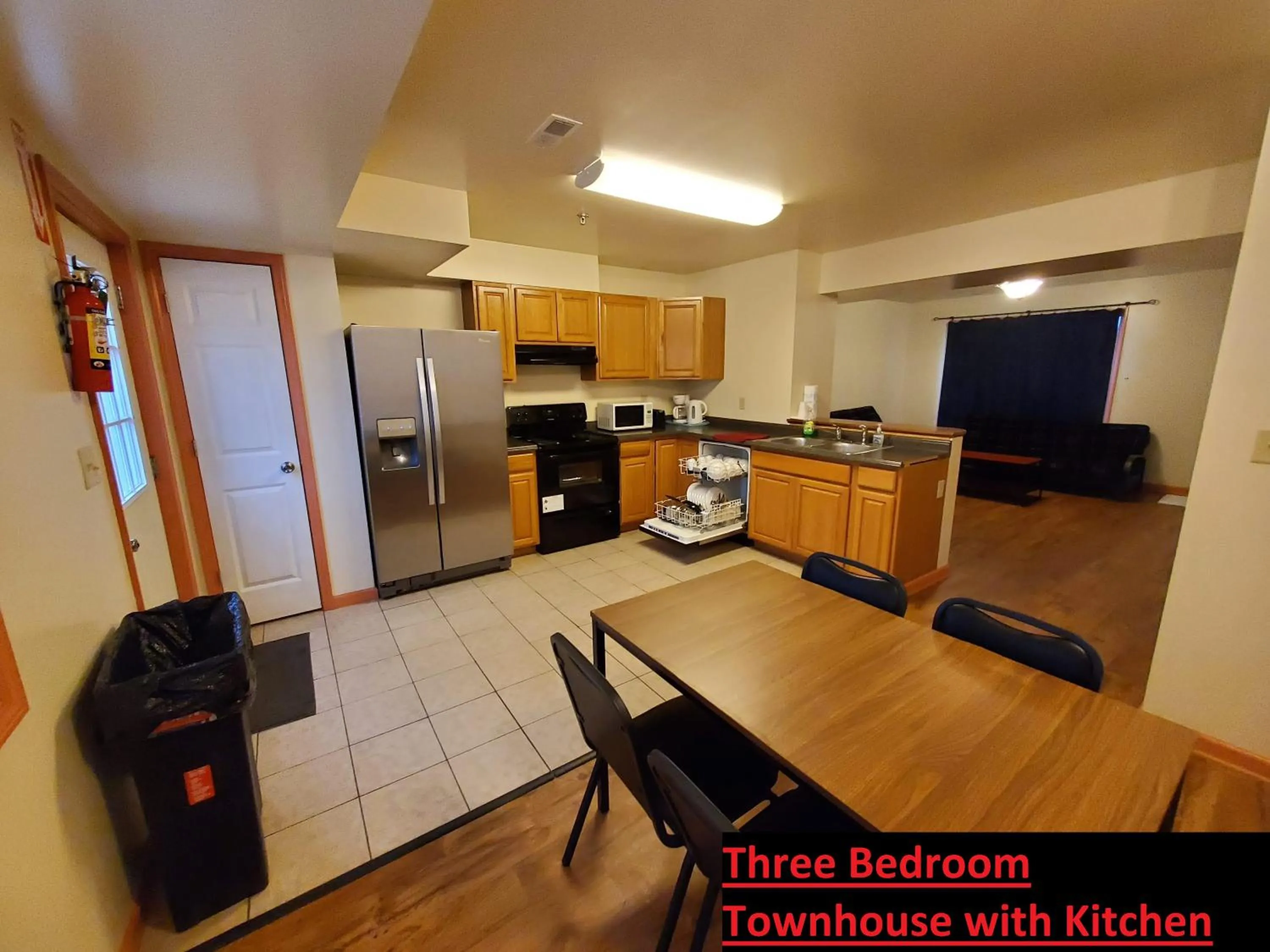 Dining area in Stay Inn and Suites
