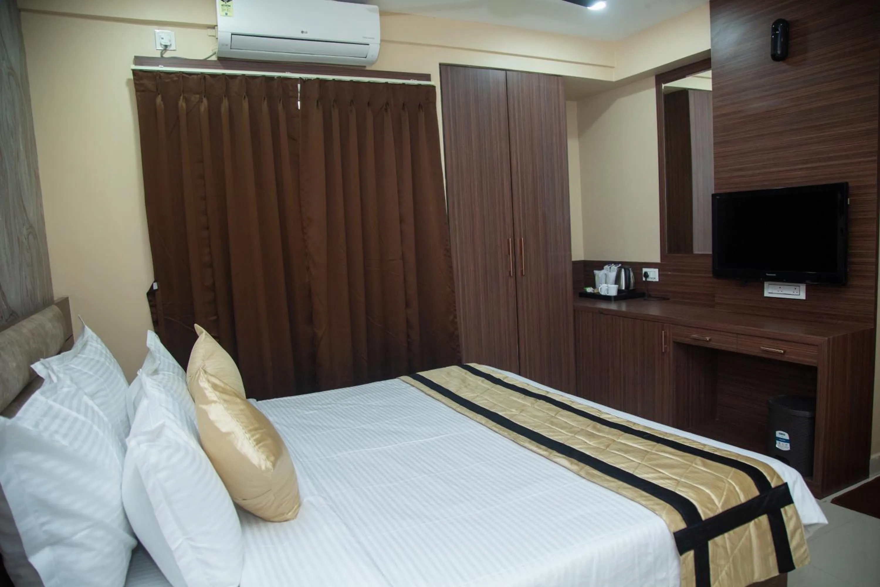 Bedroom in Park Eastern Hotel