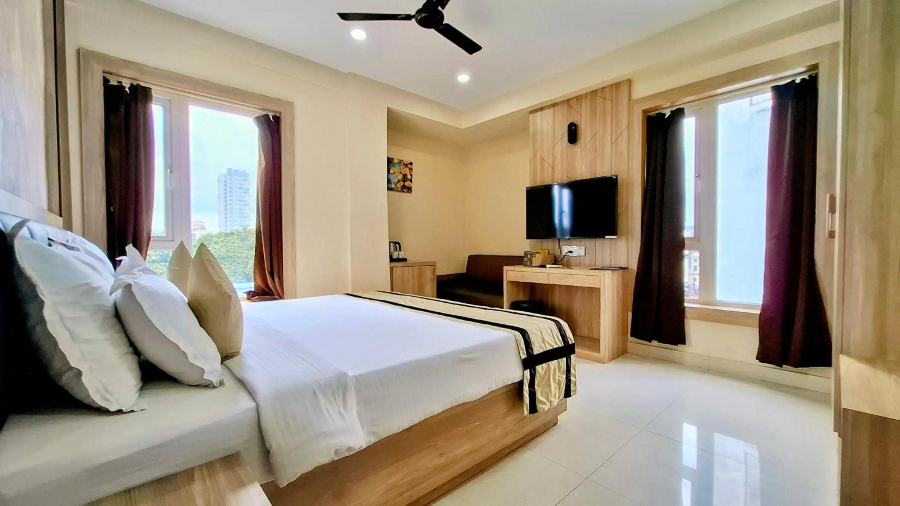 Photo of the whole room in Park Eastern Hotel