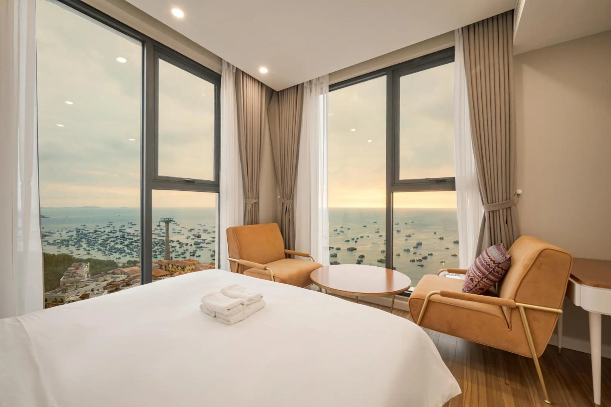 Bedroom, Bed in La isla Apartments & Villas - Sea View & Fireworks Phu Quoc