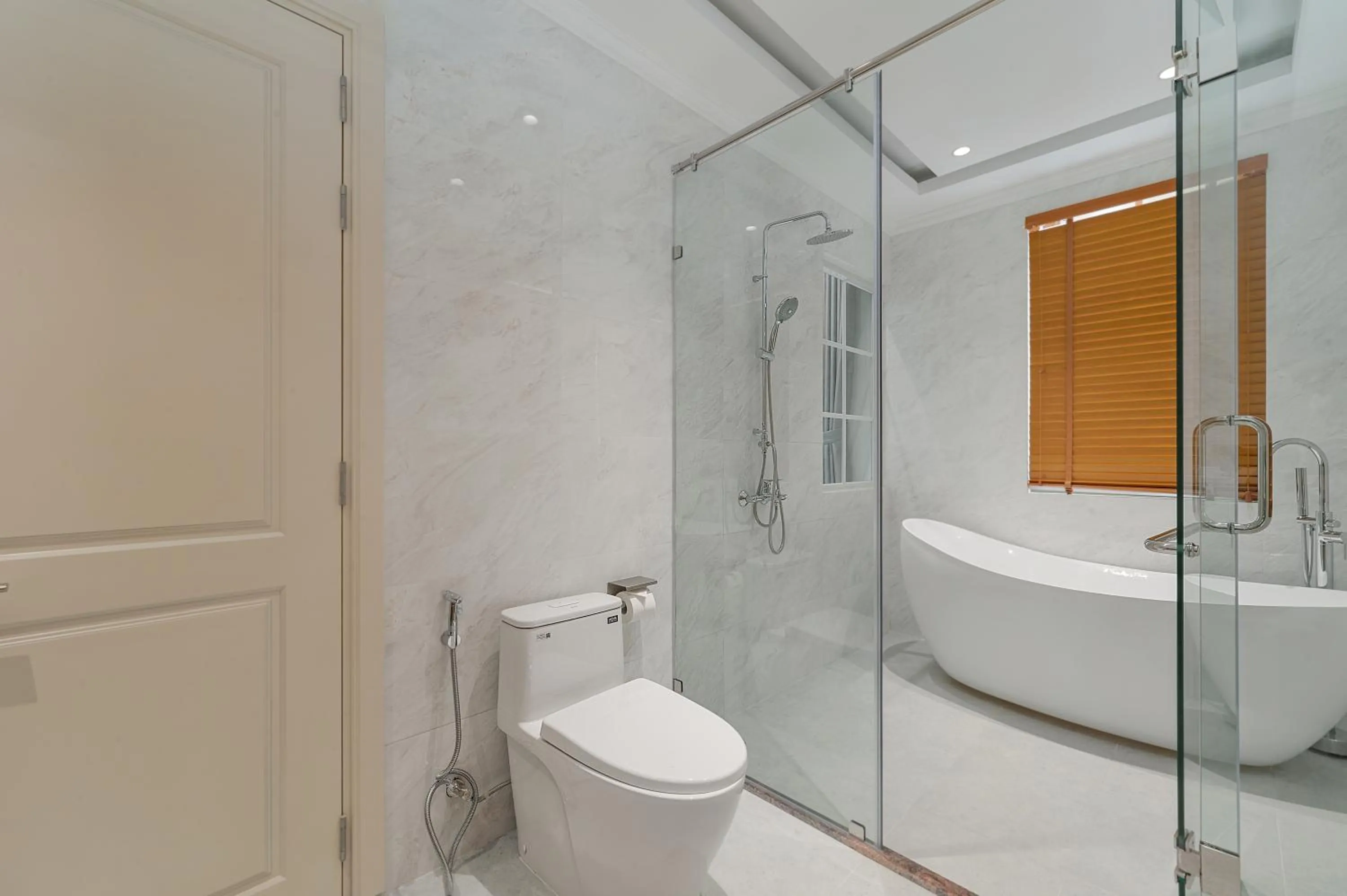 Shower in La isla Apartments & Villas - Sea View & Fireworks Phu Quoc