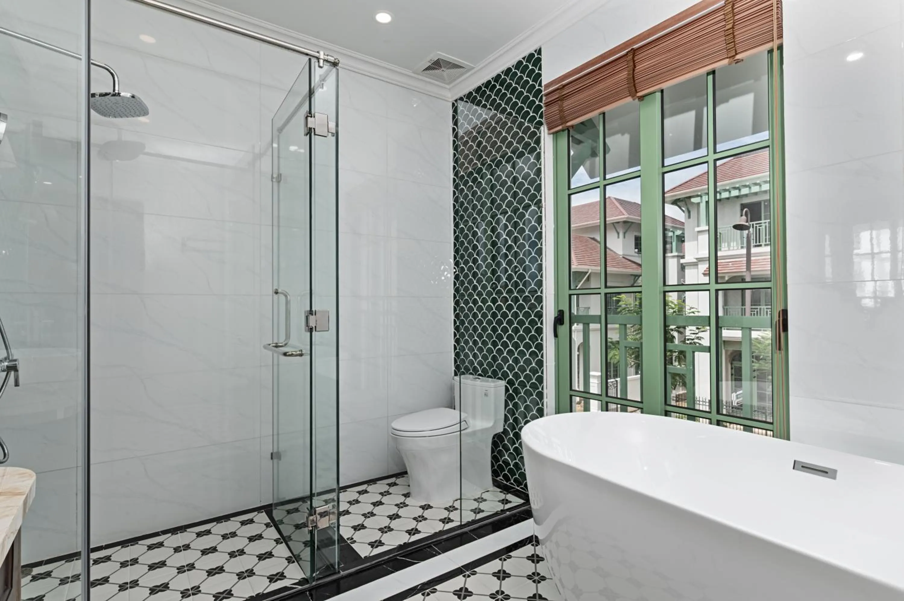 Shower in La isla Apartments & Villas - Sea View & Fireworks Phu Quoc