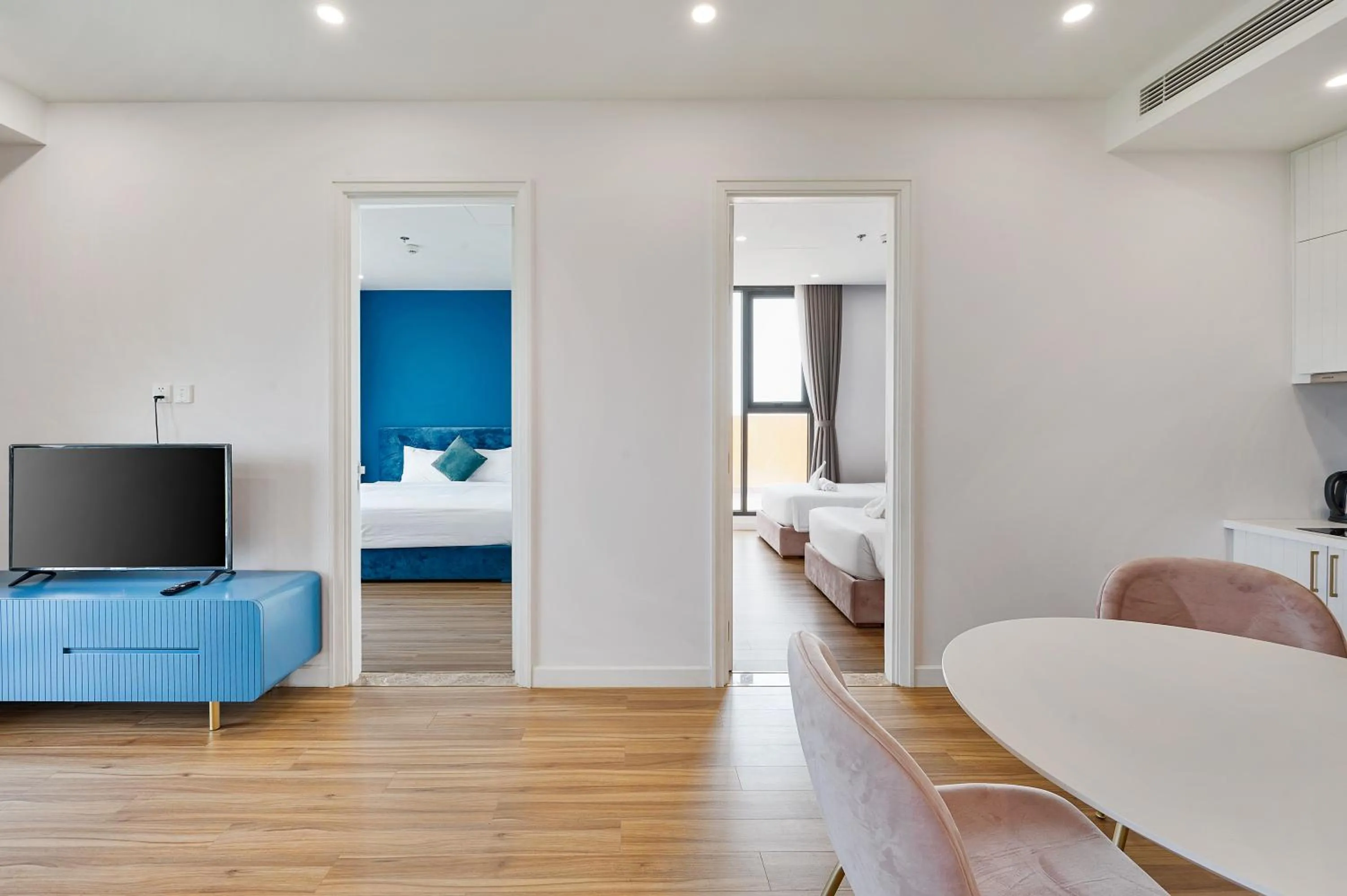 Photo of the whole room, Bed in La isla Apartments & Villas - Sea View & Fireworks Phu Quoc