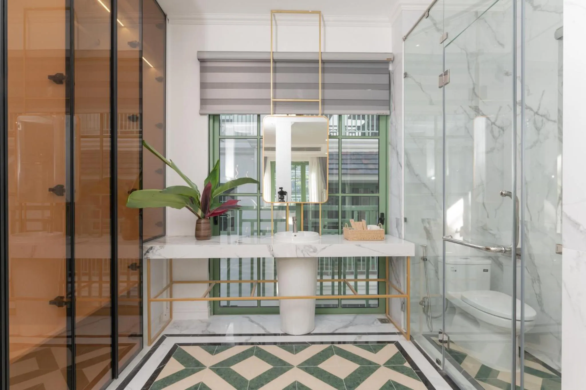 Shower in La isla Apartments & Villas - Sea View & Fireworks Phu Quoc