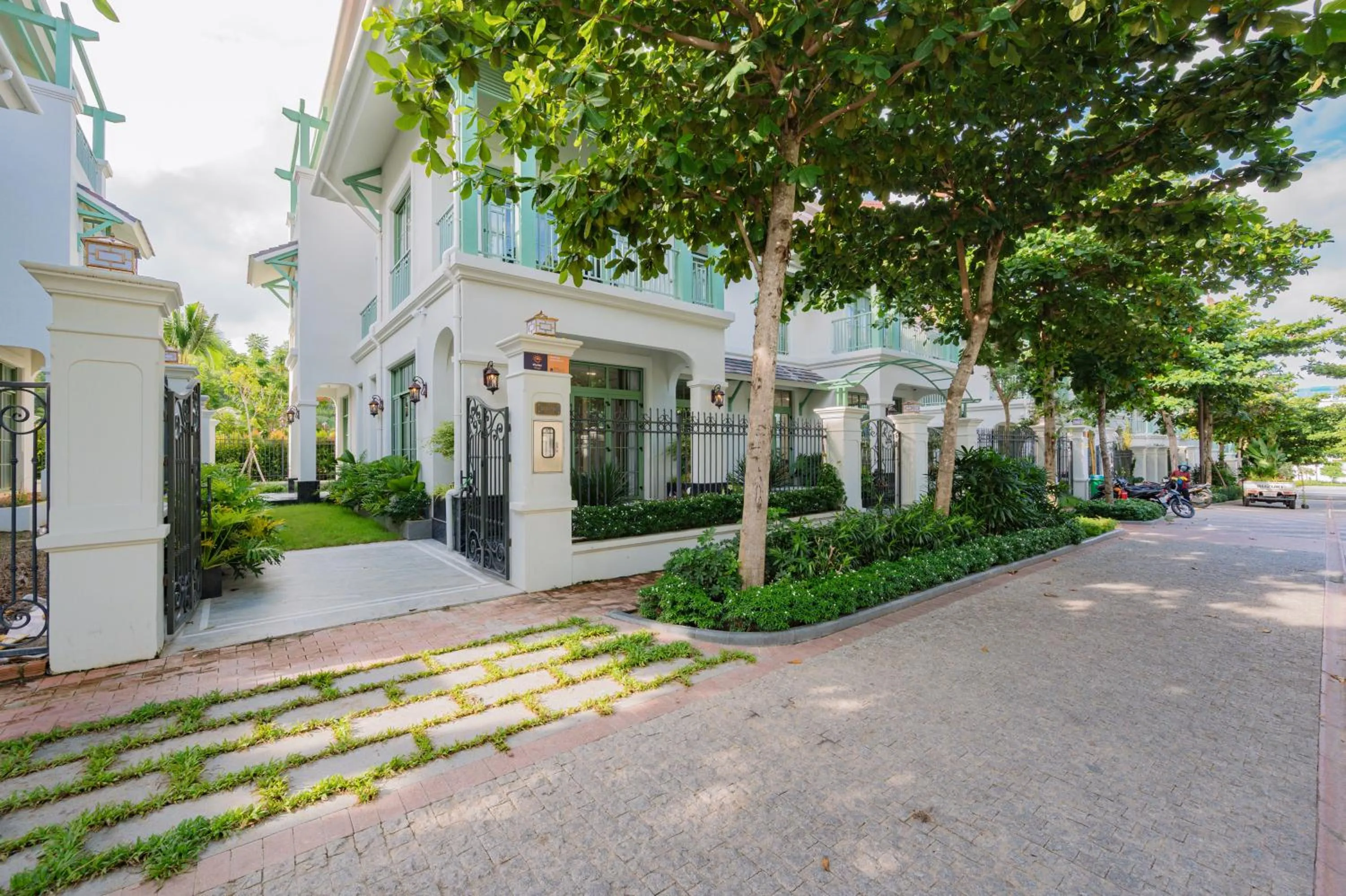 Property building in La isla Apartments & Villas - Sea View & Fireworks Phu Quoc