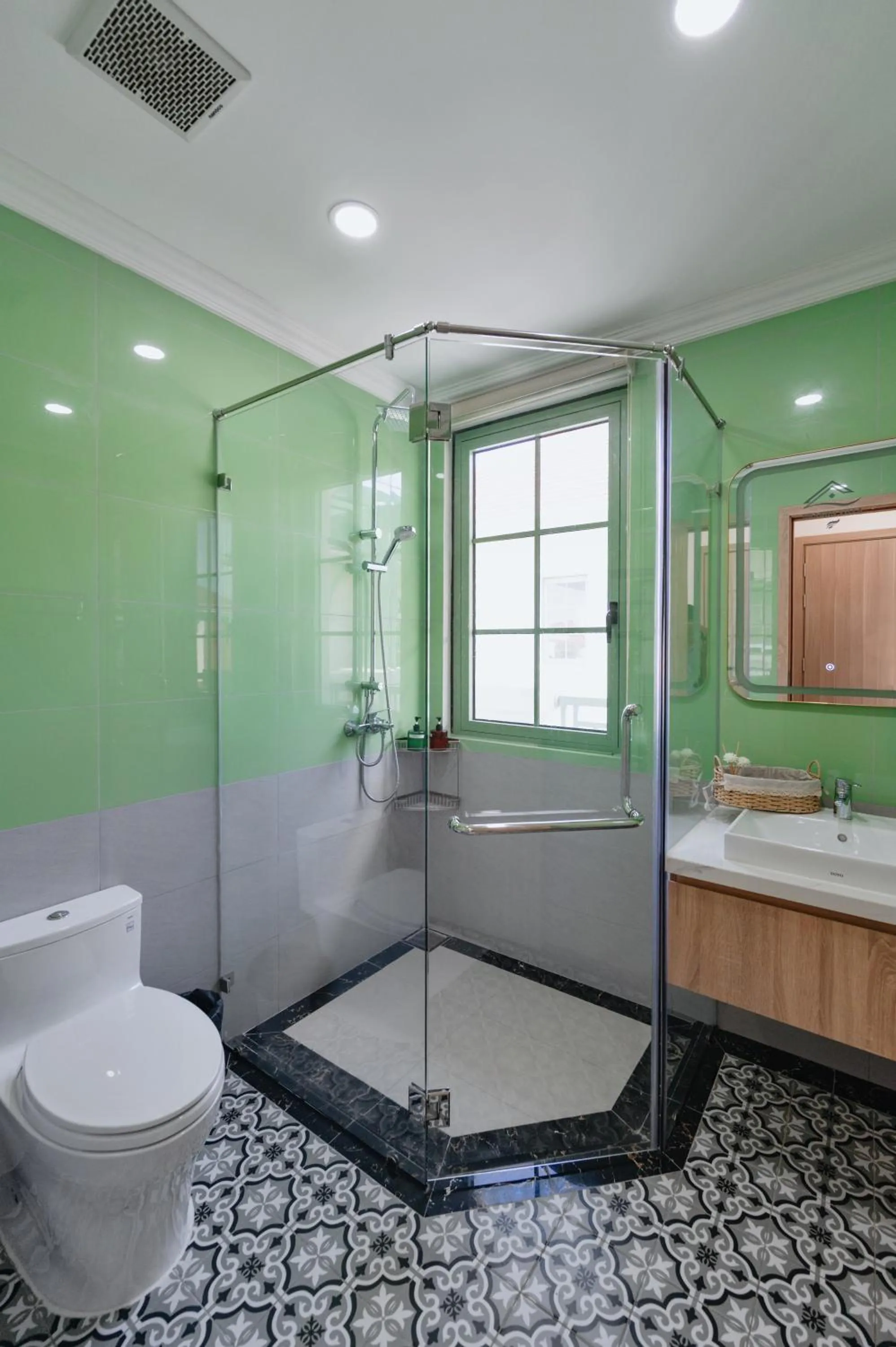 Shower in La isla Apartments & Villas - Sea View & Fireworks Phu Quoc