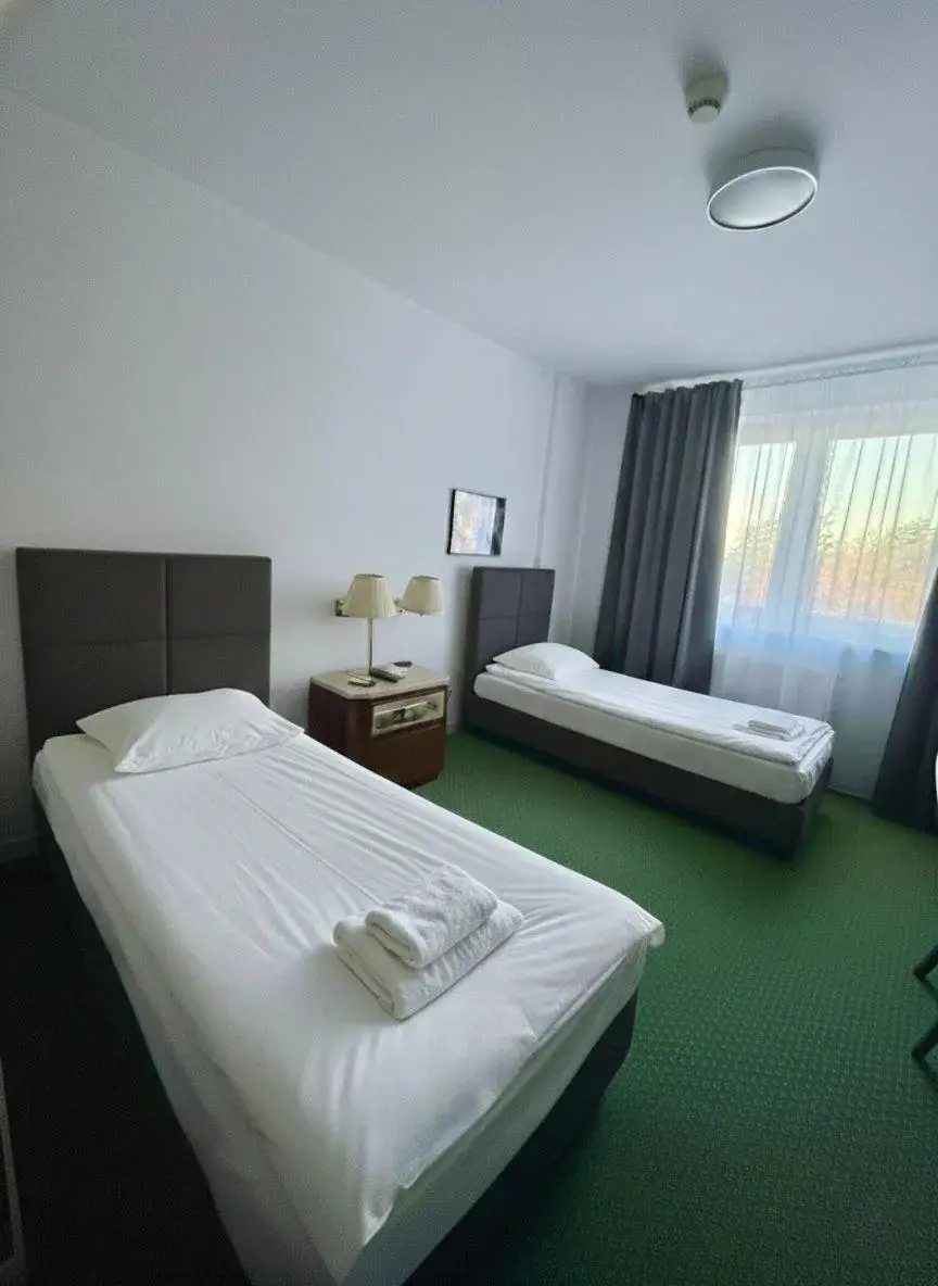 Large Twin Room - single occupancy in Hotel Bella Vista Warszawa Large Twin Room - single occupancy in Hotel Bella Vista Warszawa