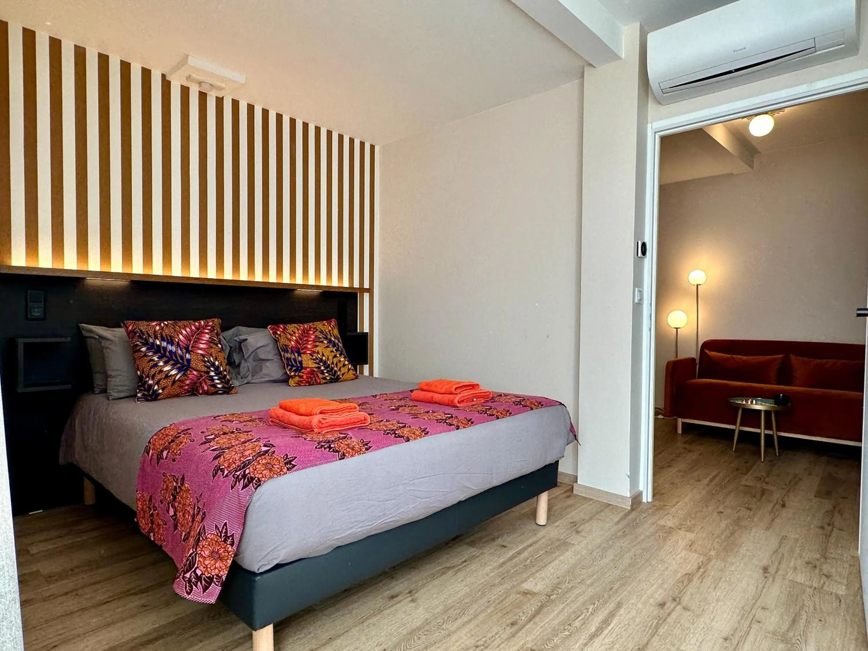 Bedroom, Bed in Smartappart Niort