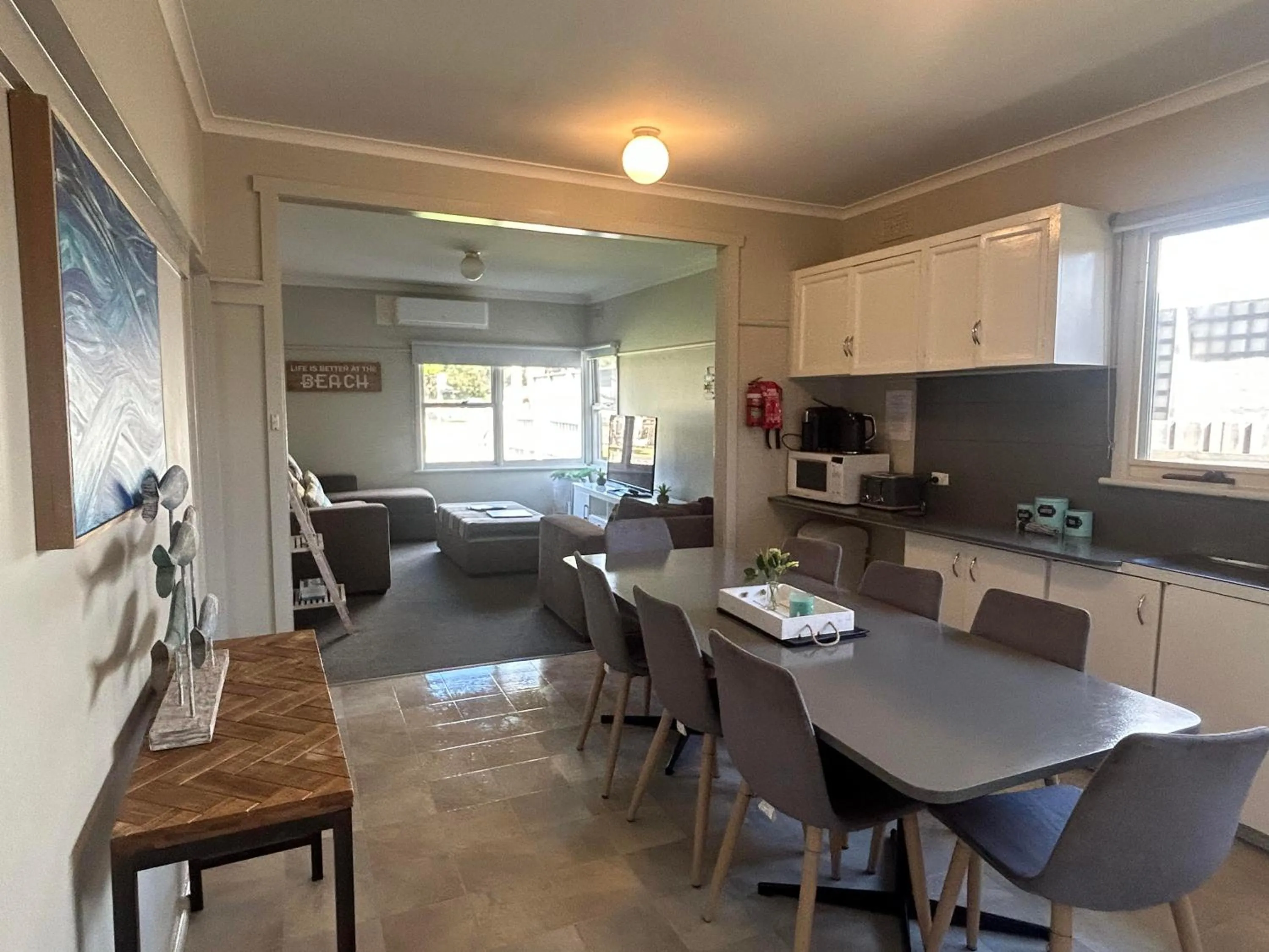 Kitchen or kitchenette in Echo Beach Tourist Park